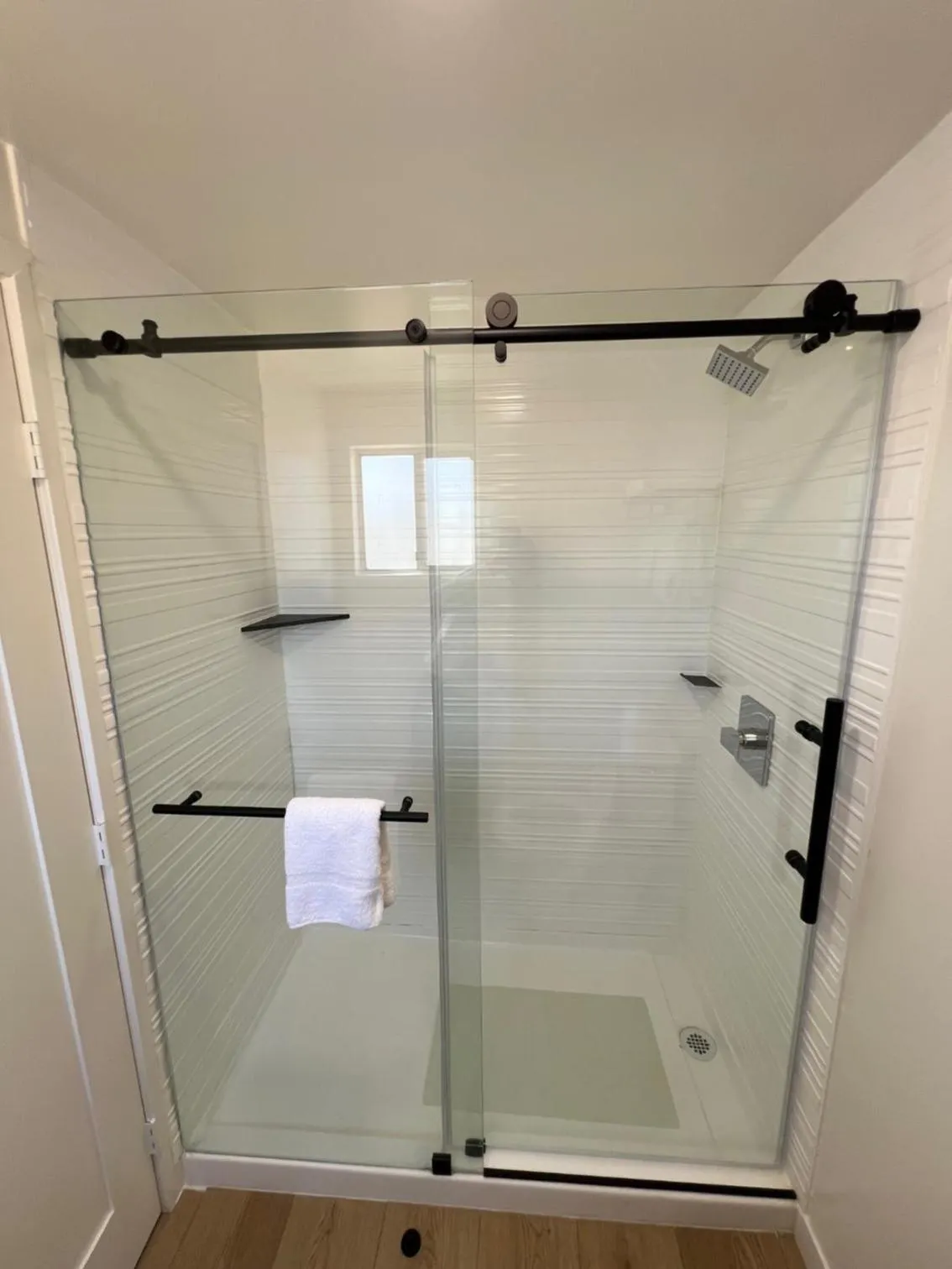 Shower in Lamp Liter Inn