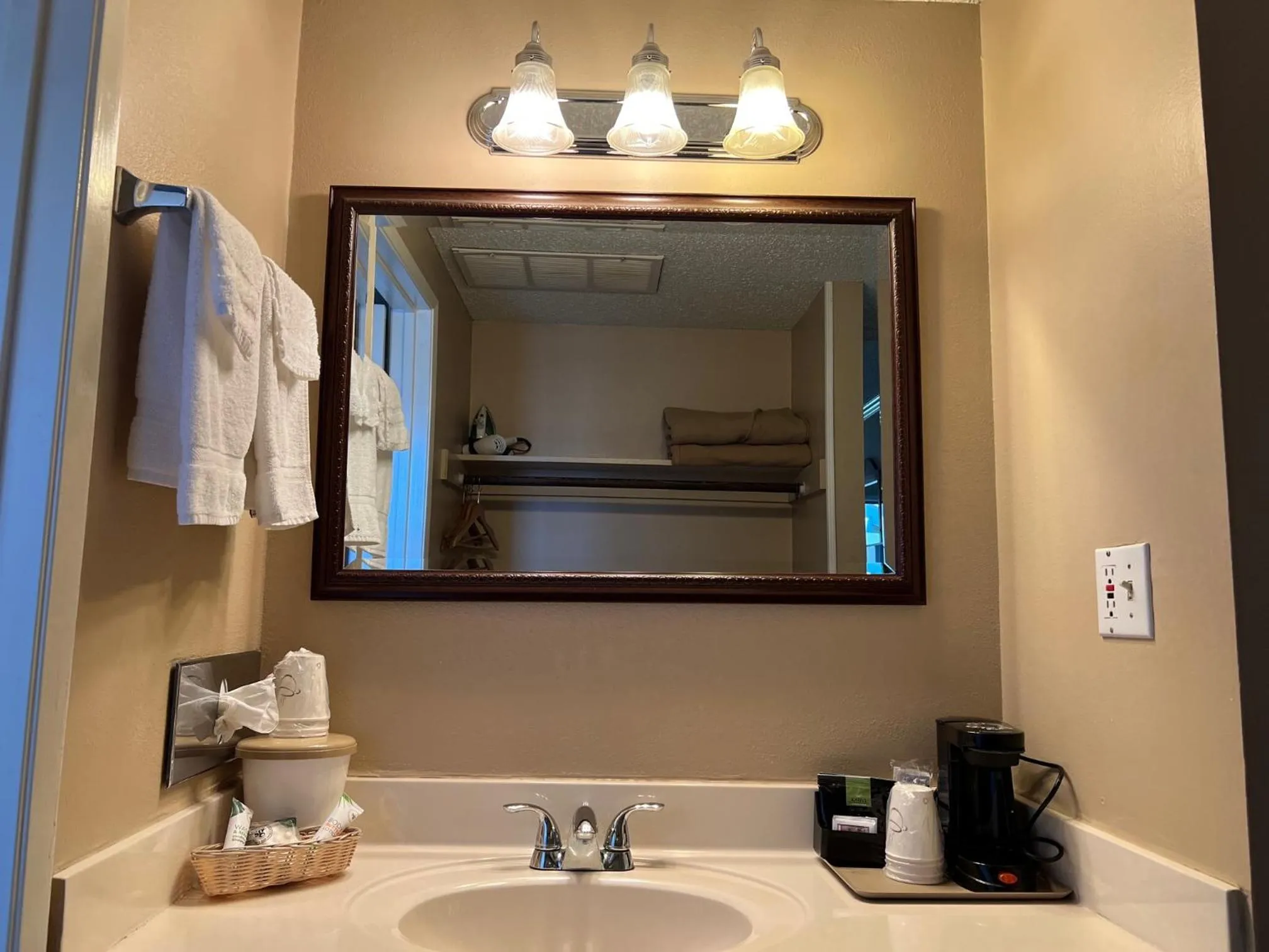 towels in Lamp Liter Inn