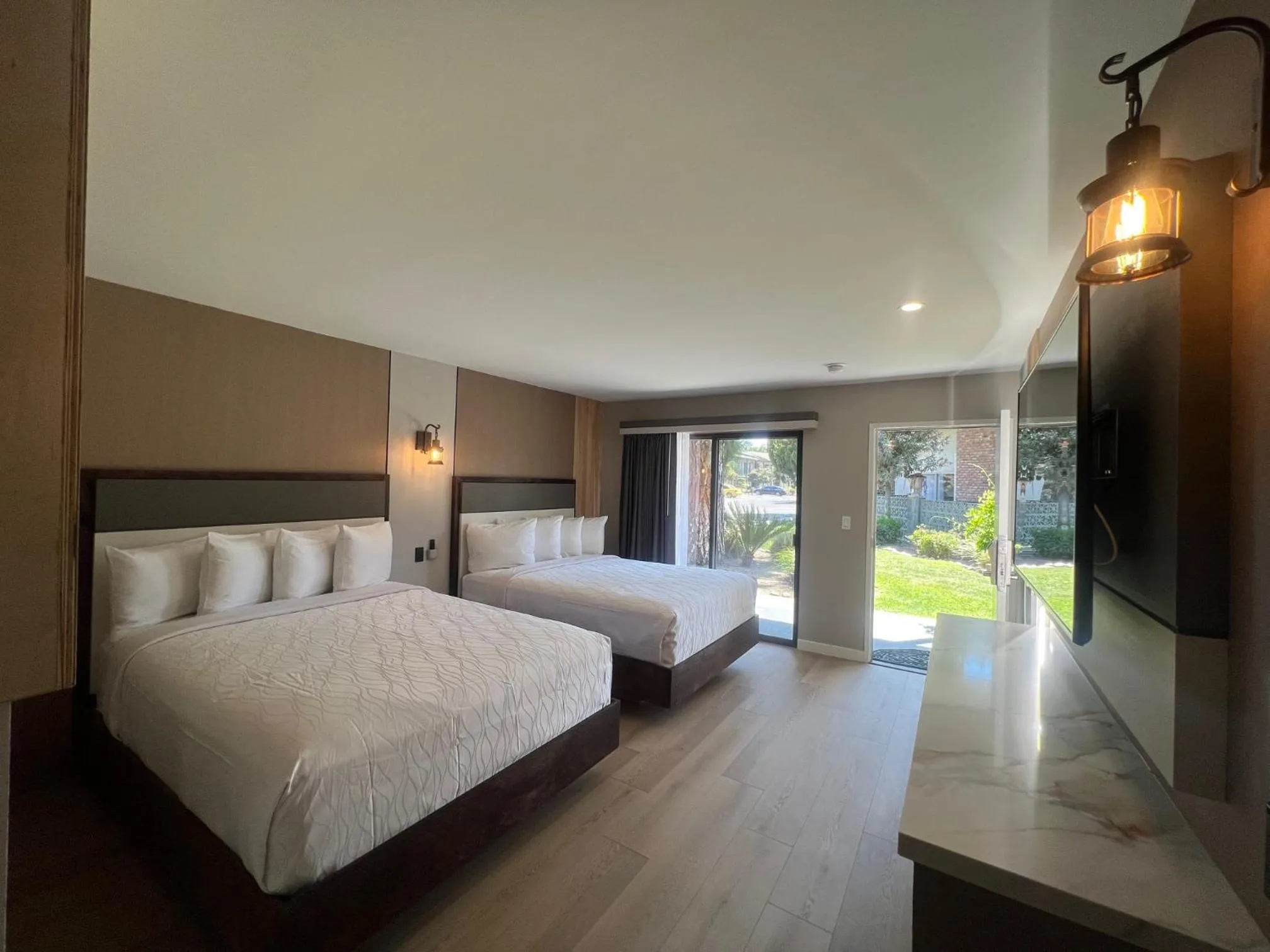 Bed in Lamp Liter Inn