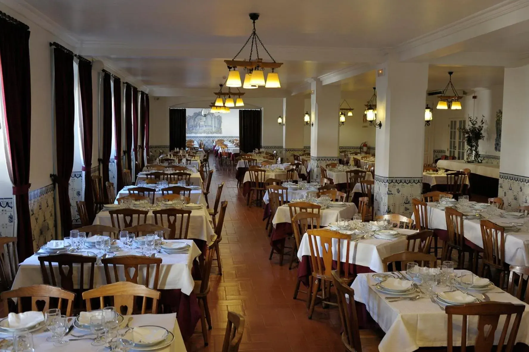 Restaurant/places to eat in Hotel Irmãs Dominicanas - Fátima by Flagworld Hotels Restaurant/places to eat in Hotel Irmãs Dominicanas - Fátima by Flagworld Hotels