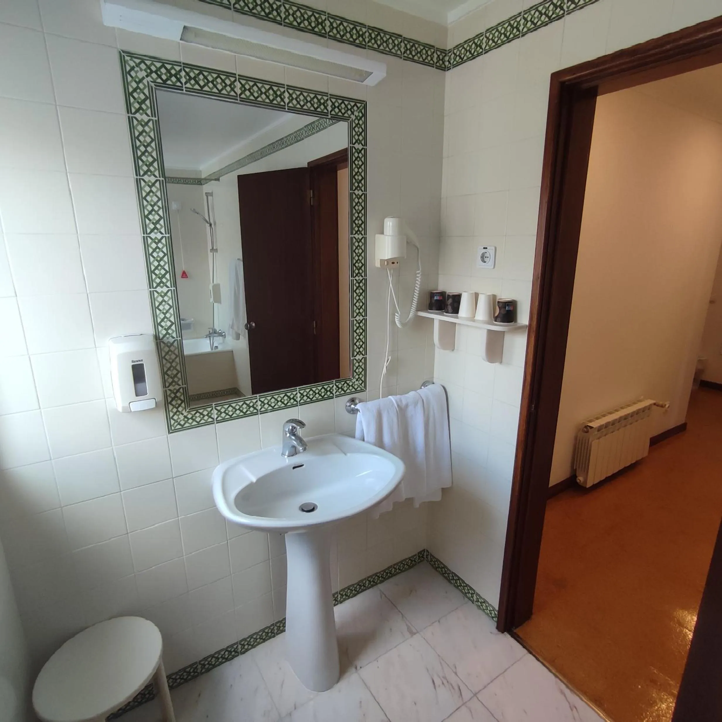 Bathroom in Hotel Irmãs Dominicanas - Fátima by Flagworld Hotels