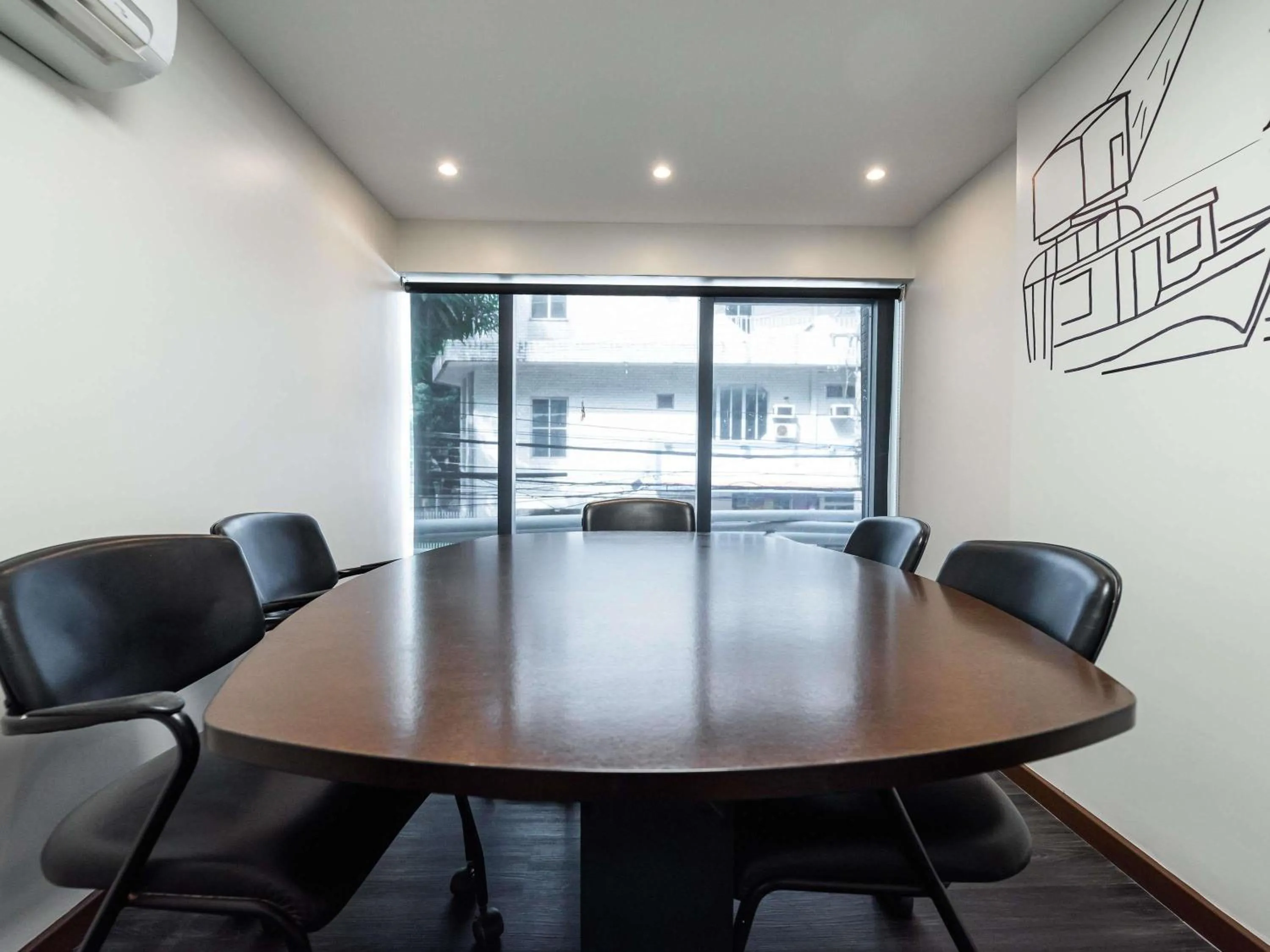 Business facilities in ibis Styles Belem Nazare