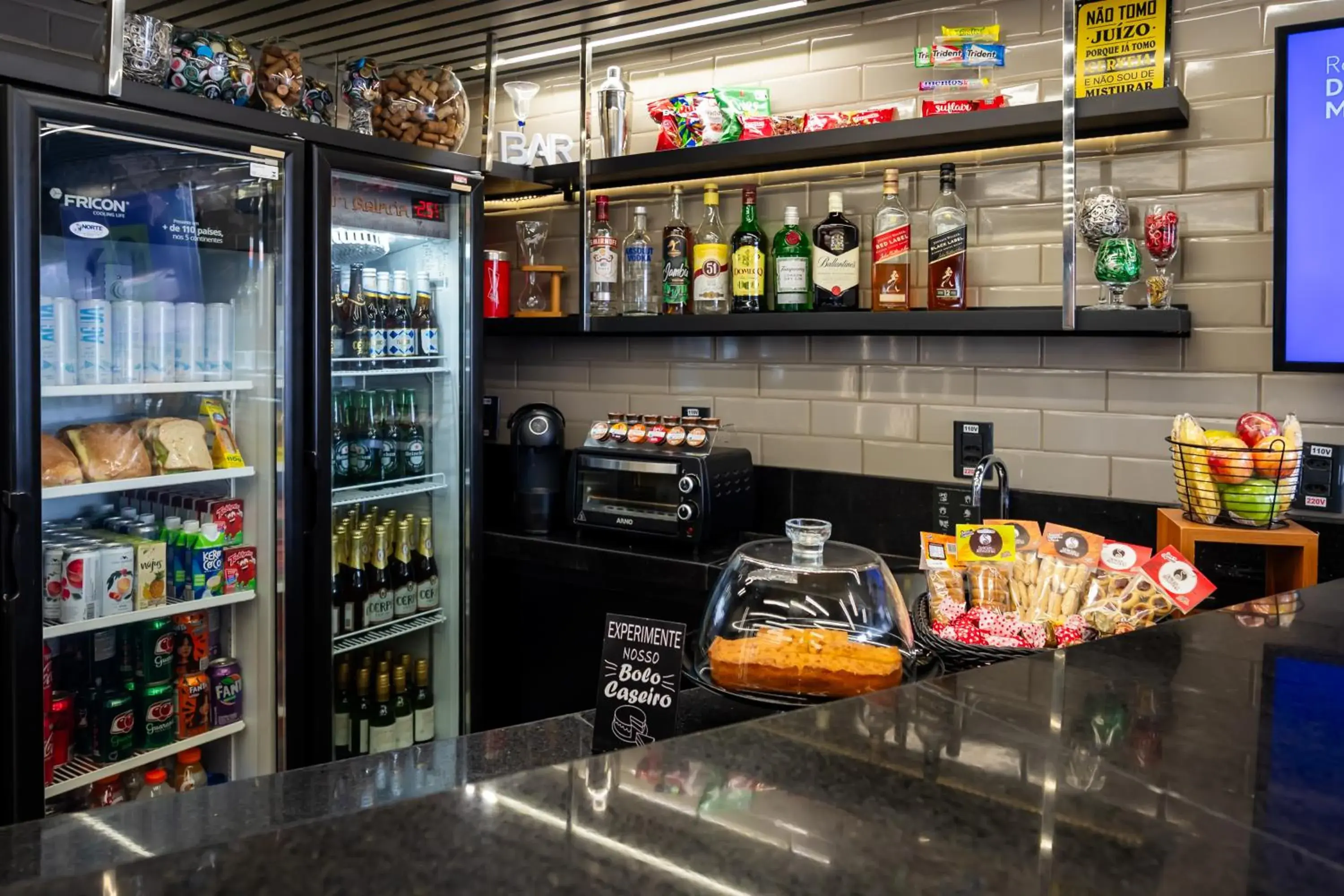 Lounge or bar in ibis Styles Belem Nazare Lounge or bar in ibis Styles Belem Nazare