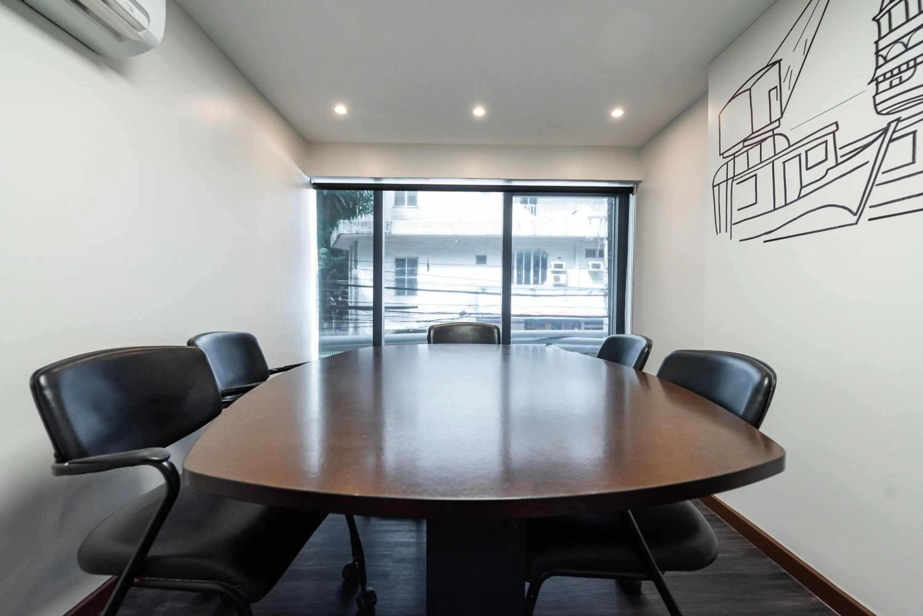 Meeting/conference room in ibis Styles Belem Nazare