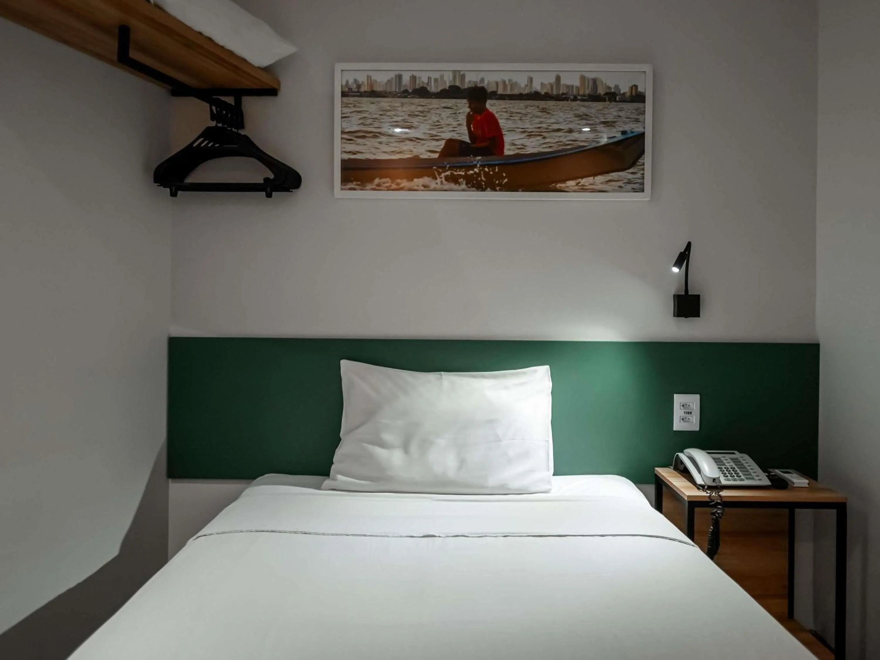Bedroom, Bed in ibis Styles Belem Nazare