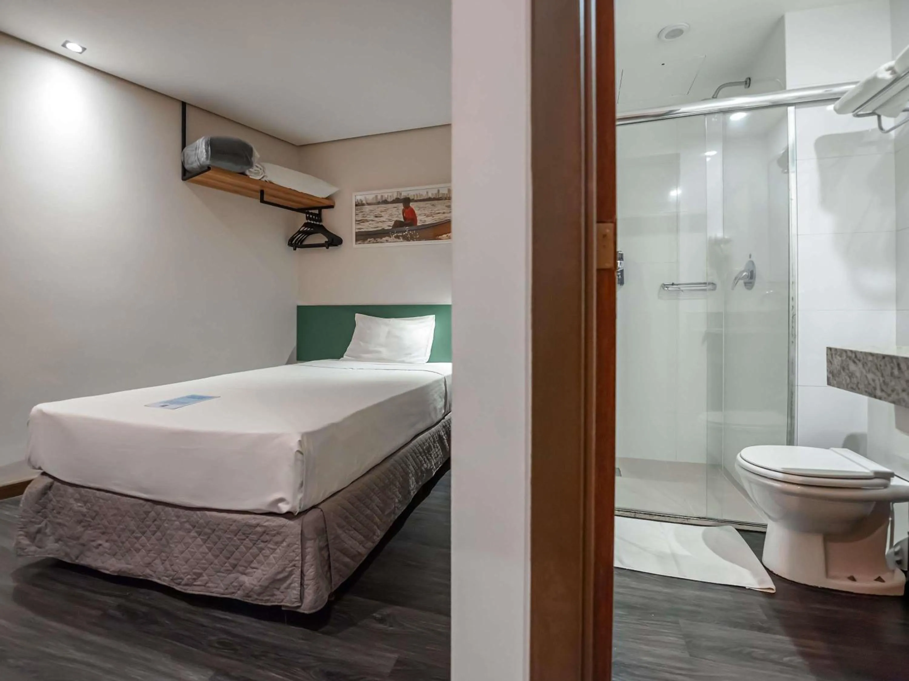 Bedroom in ibis Styles Belem Nazare