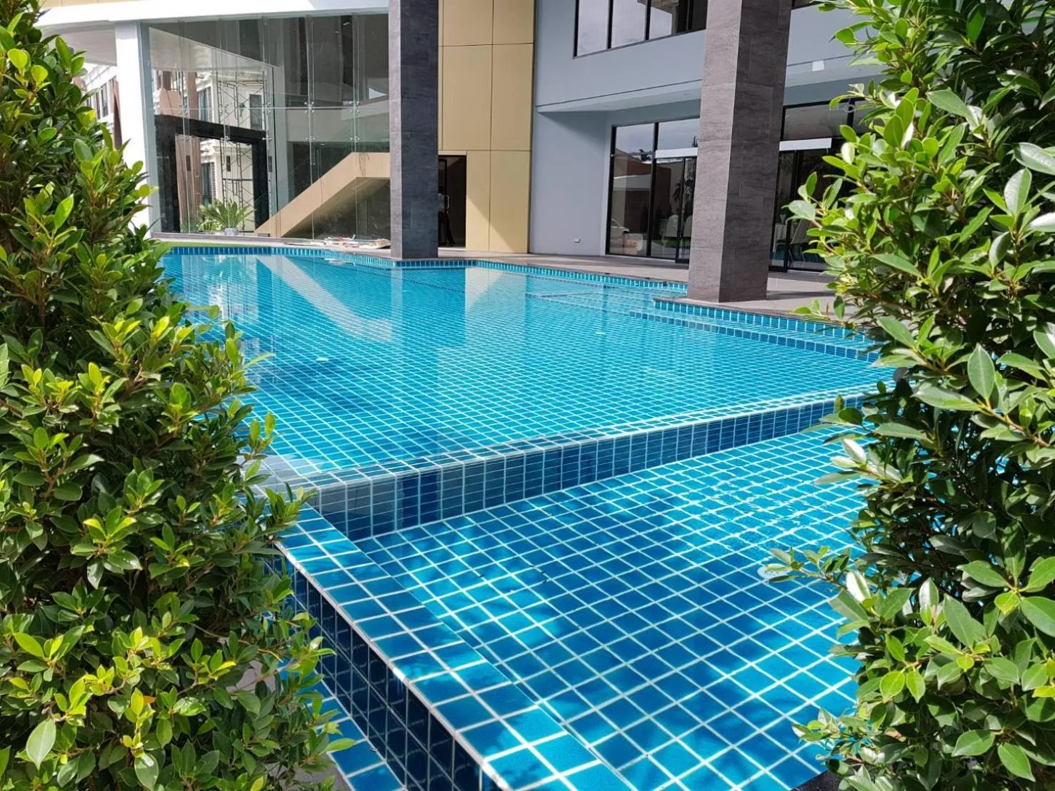 Pool view in Srilamduan Hotel