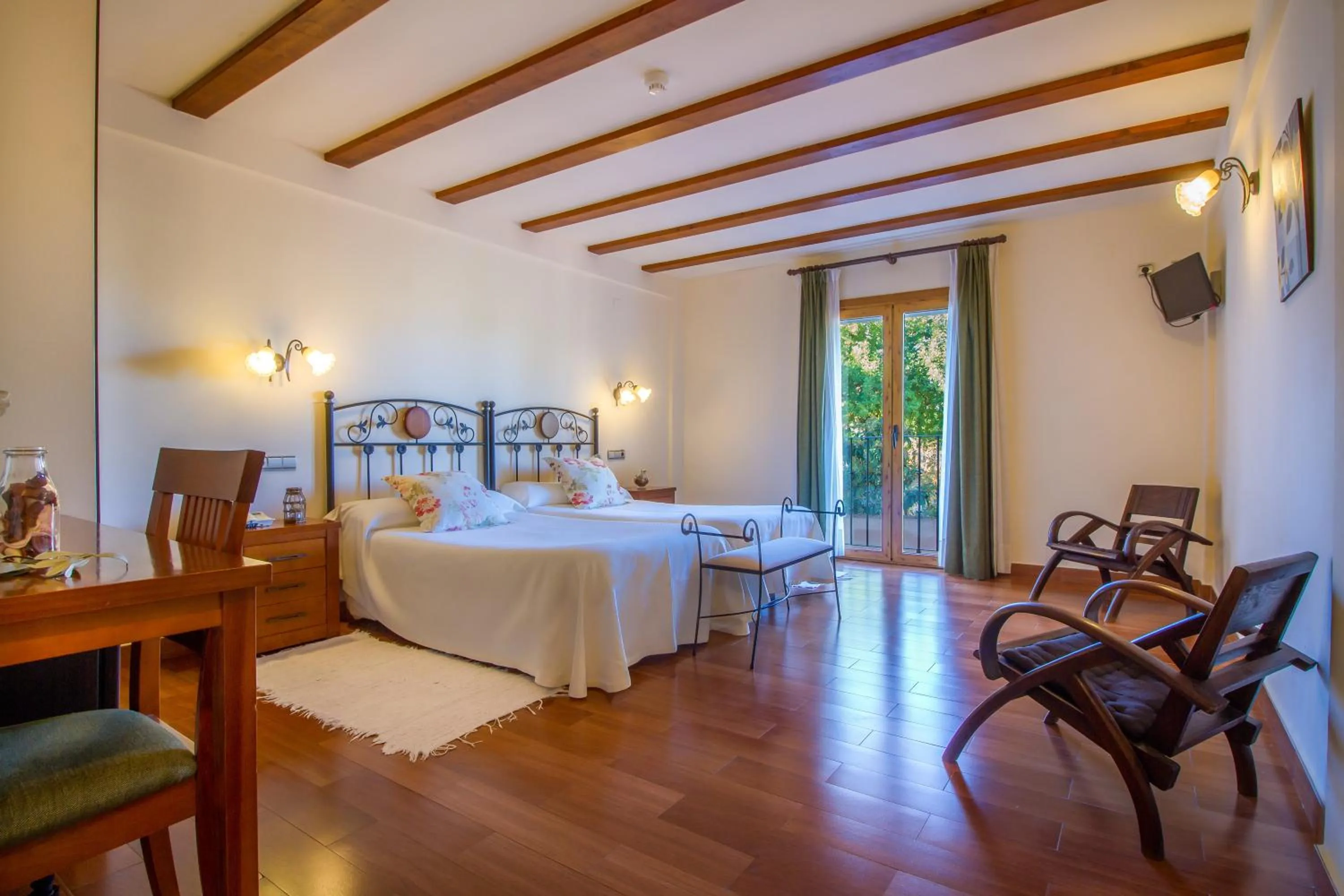 Photo of the whole room, Bed in Hotel Tossal d'Altea