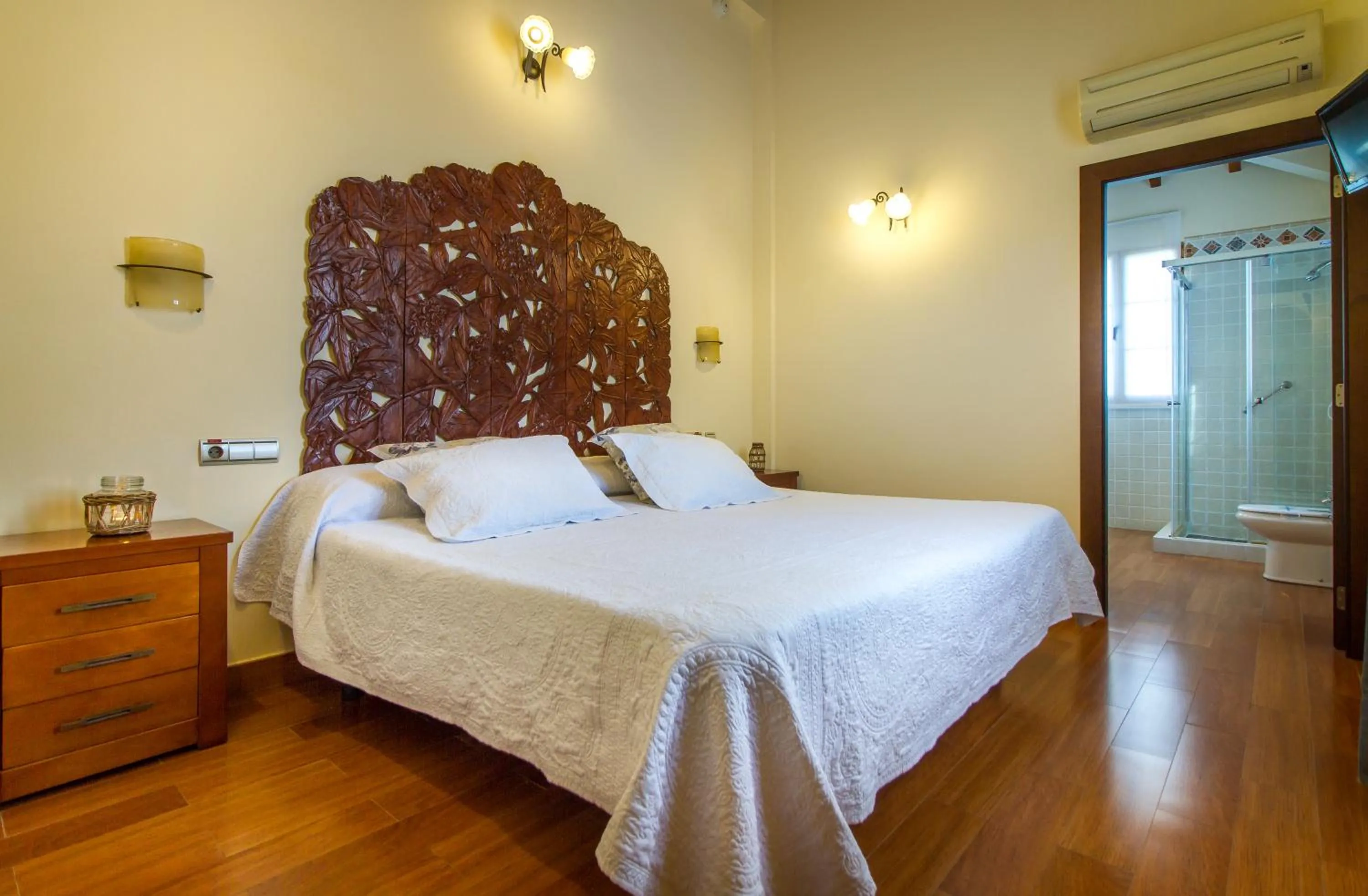 Photo of the whole room, Bed in Hotel Tossal d'Altea