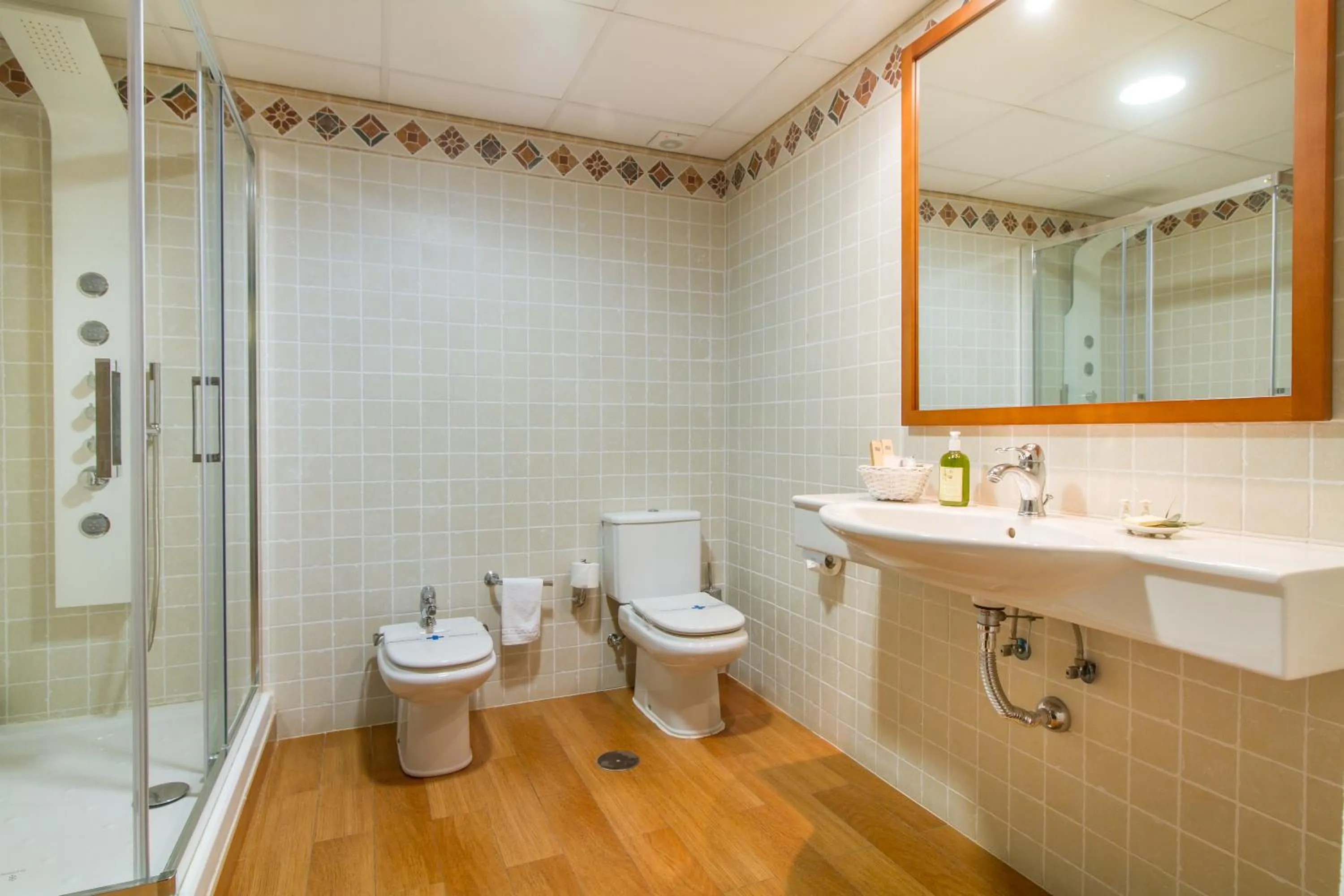 Shower in Hotel Tossal d'Altea