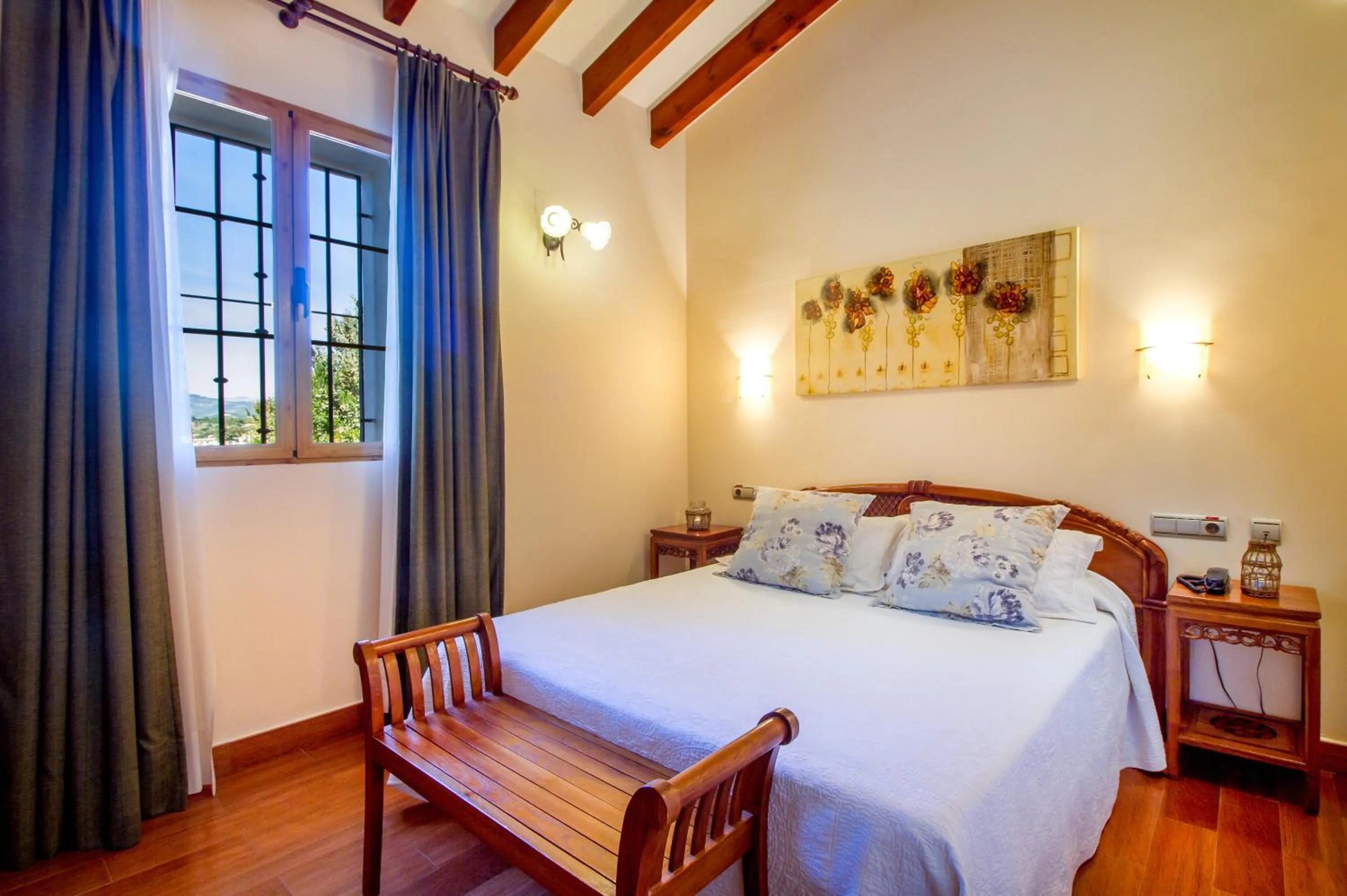 Photo of the whole room, Bed in Hotel Tossal d'Altea