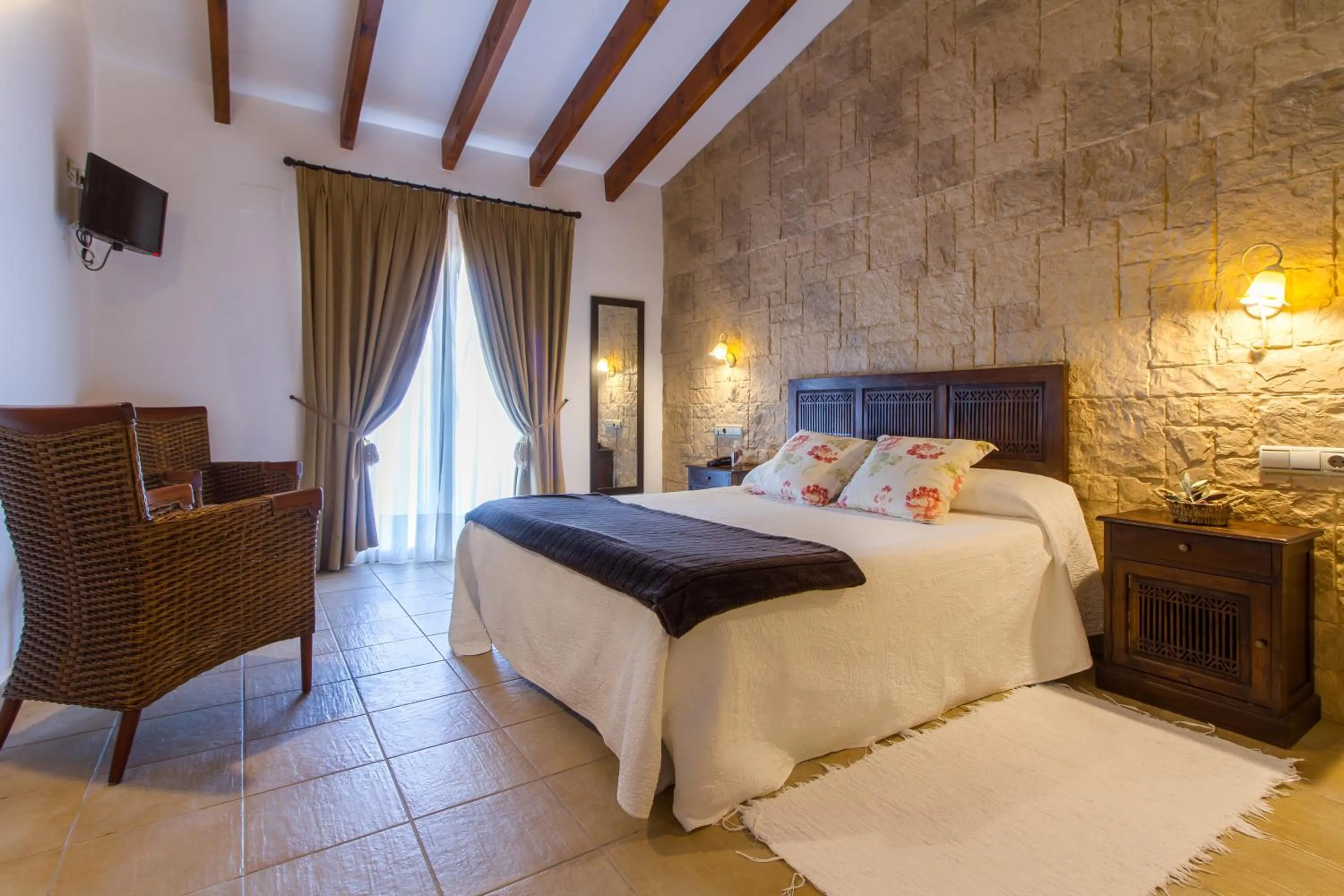 Photo of the whole room, Bed in Hotel Tossal d'Altea