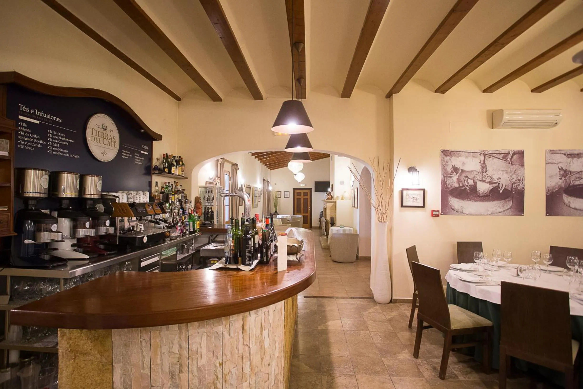 Restaurant/places to eat in Hotel Tossal d'Altea