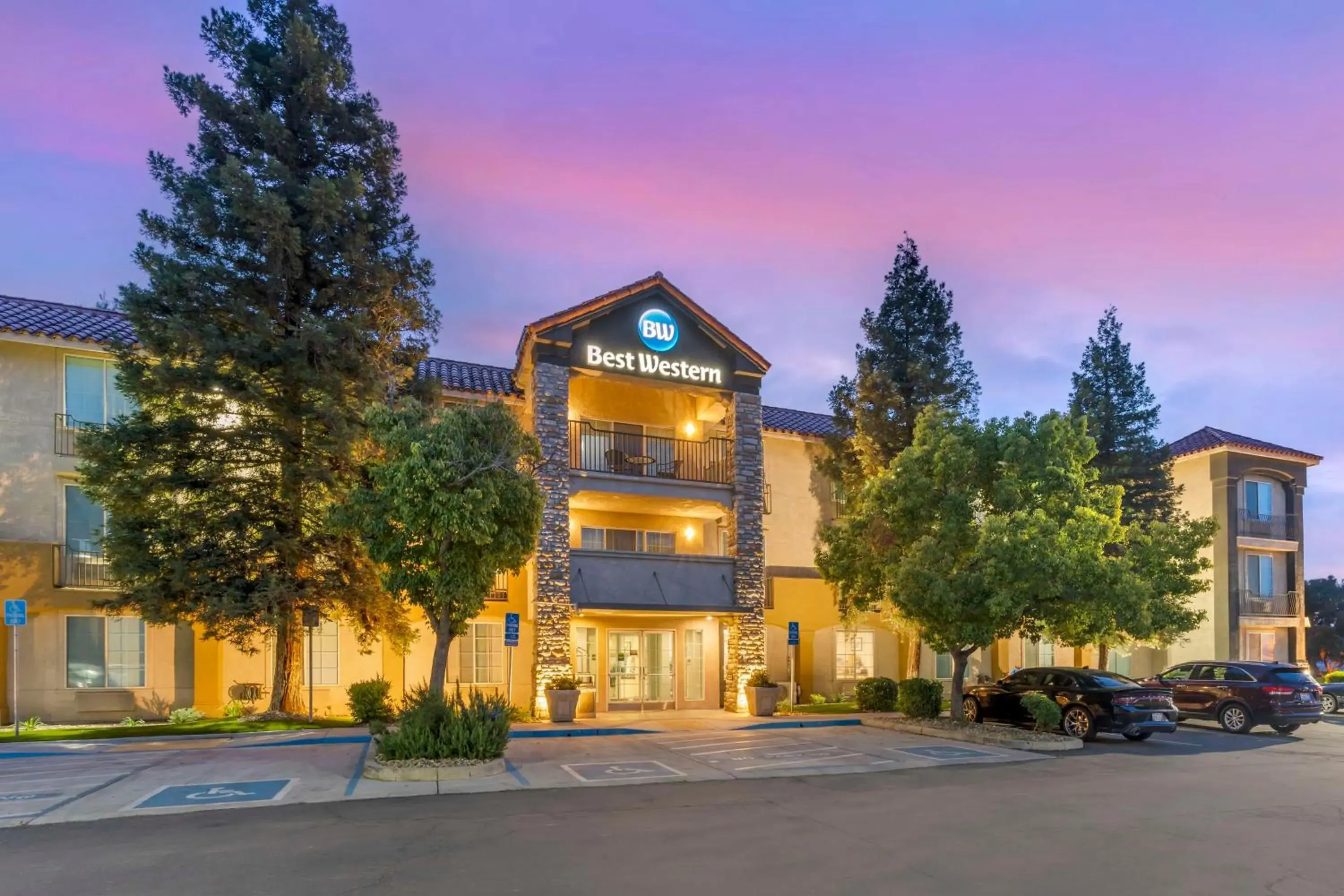 Property building in Best Western Visalia Hotel Property building in Best Western Visalia Hotel