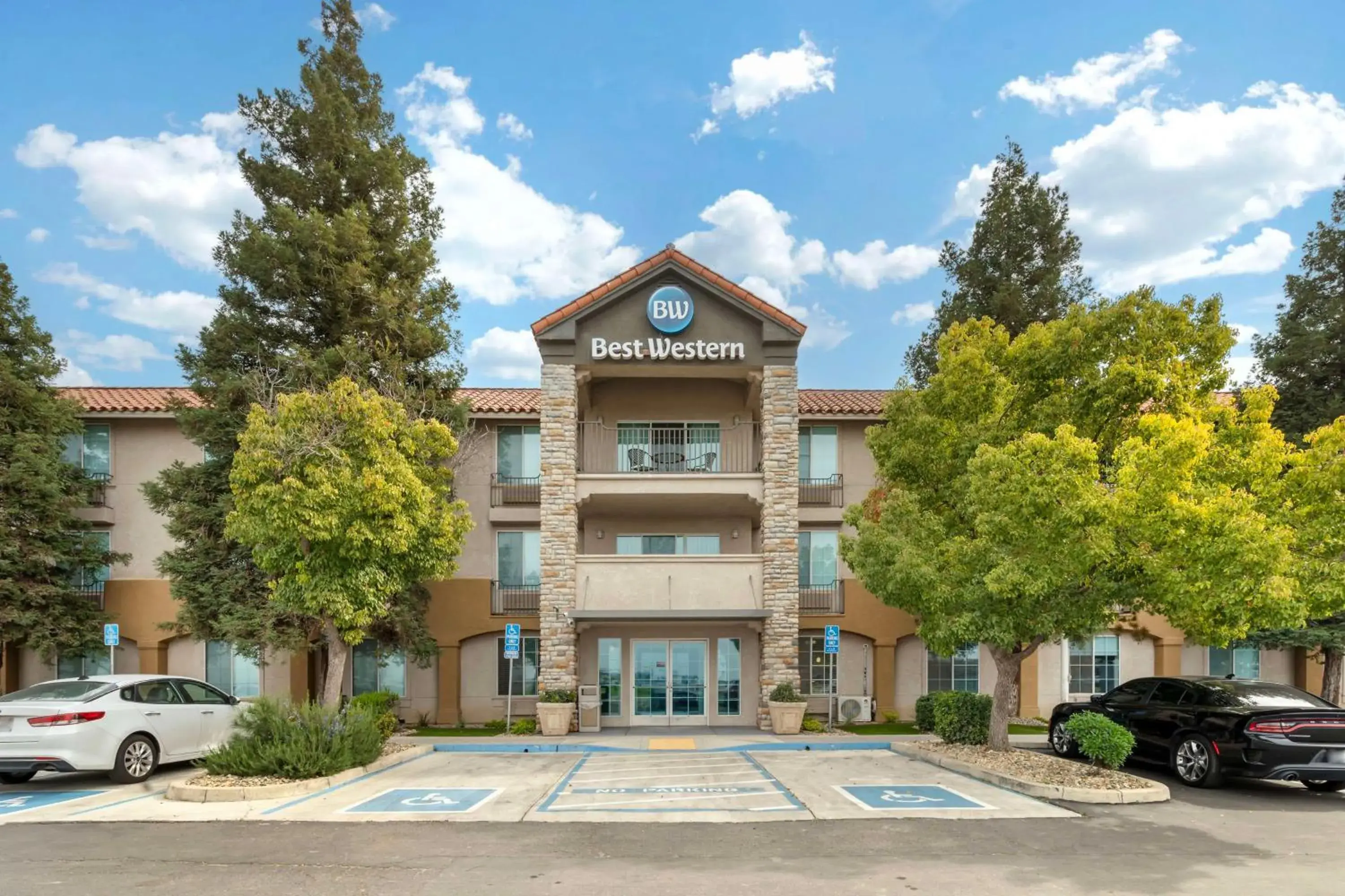 Property building in Best Western Visalia Hotel Property building in Best Western Visalia Hotel