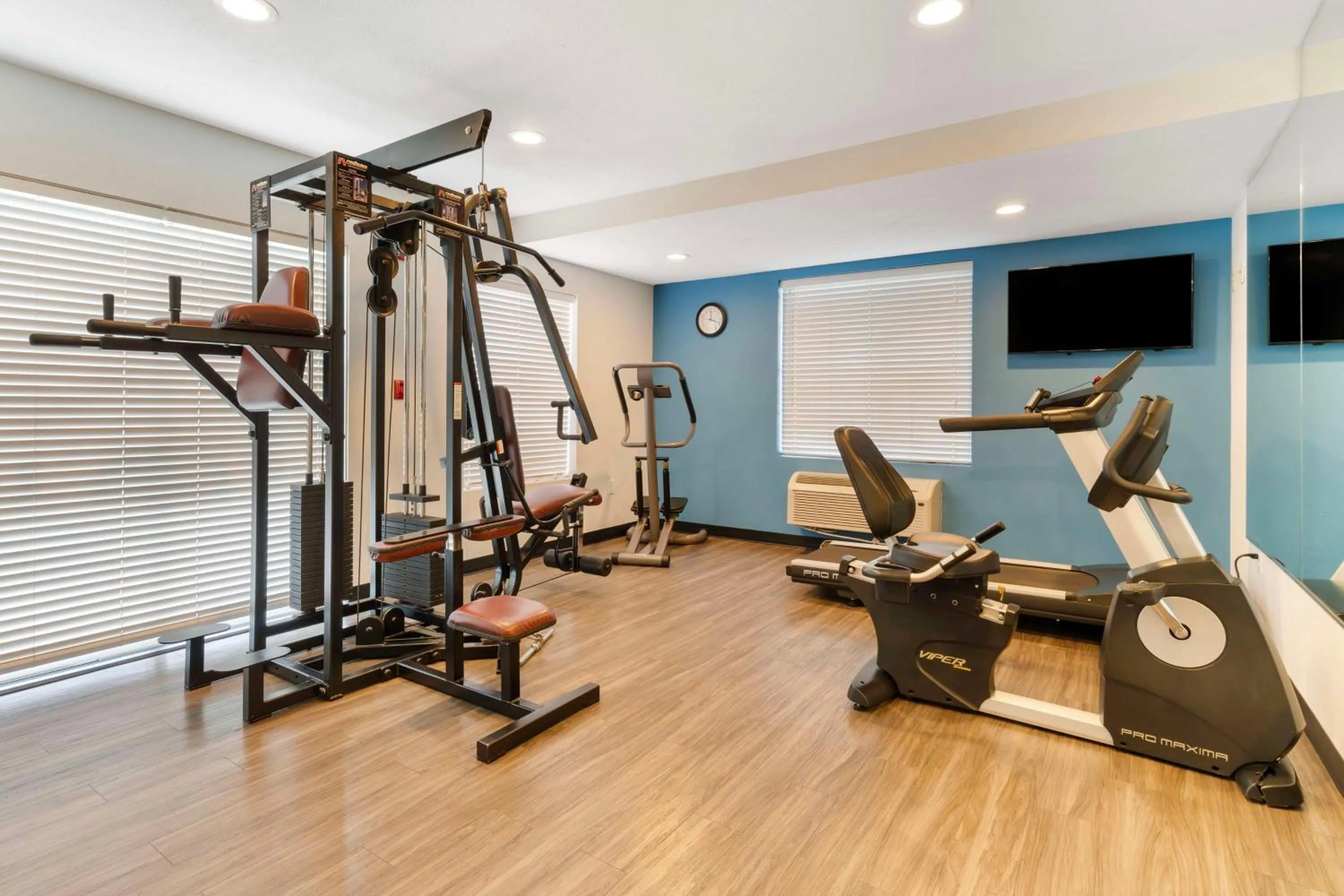 Fitness centre/facilities in Best Western Visalia Hotel