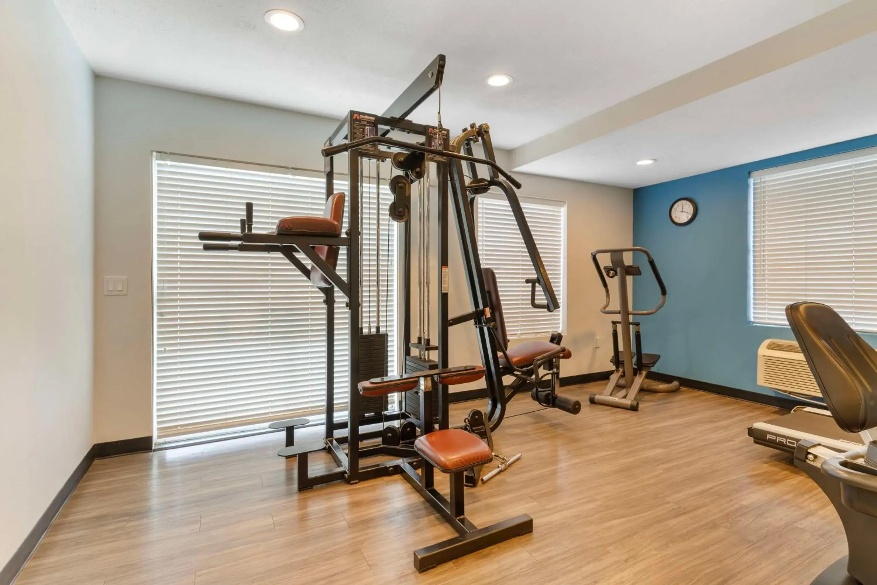 Fitness centre/facilities in Best Western Visalia Hotel Fitness centre/facilities in Best Western Visalia Hotel