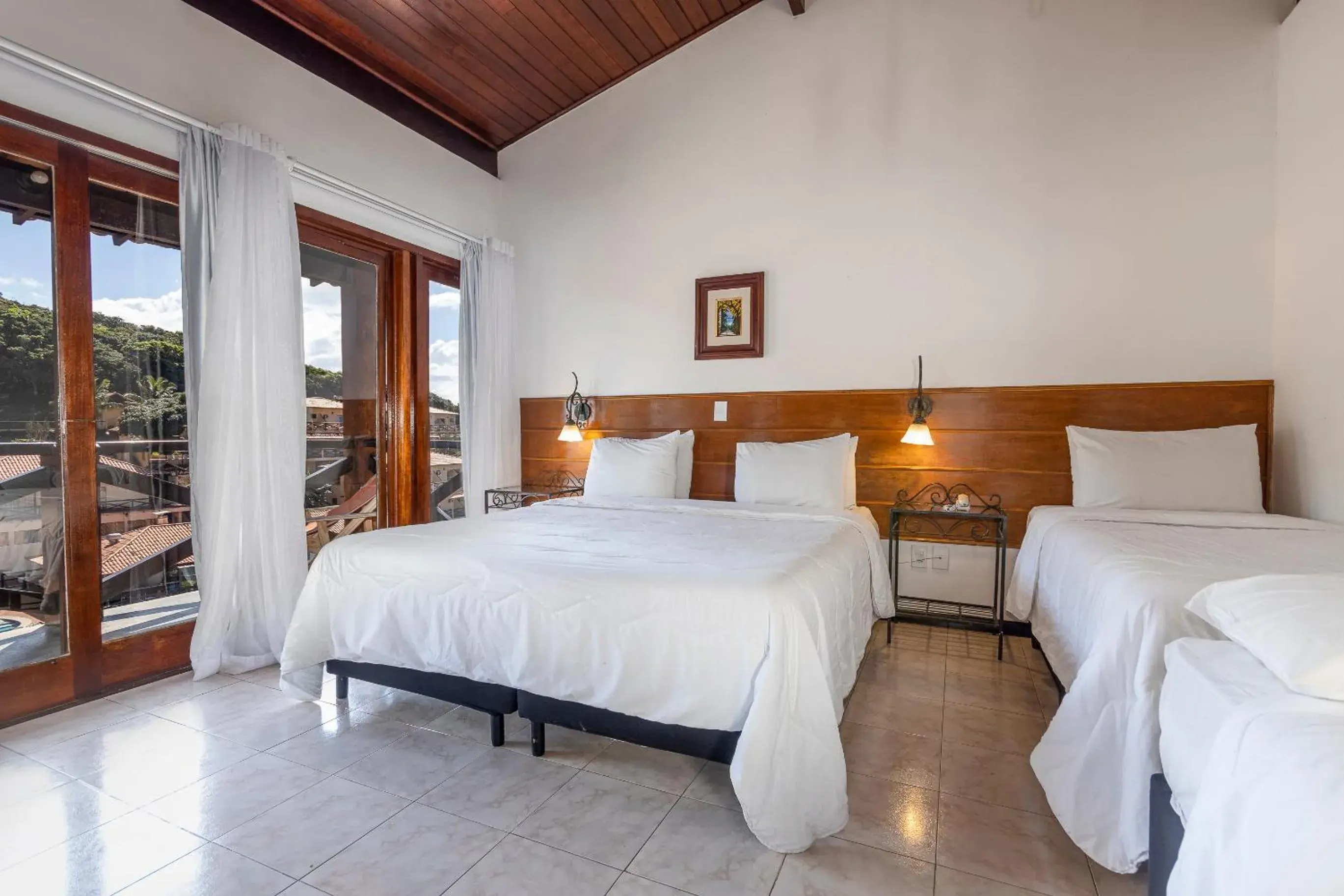 Quadruple Room in Hotel Ilha Branca Inn Quadruple Room in Hotel Ilha Branca Inn