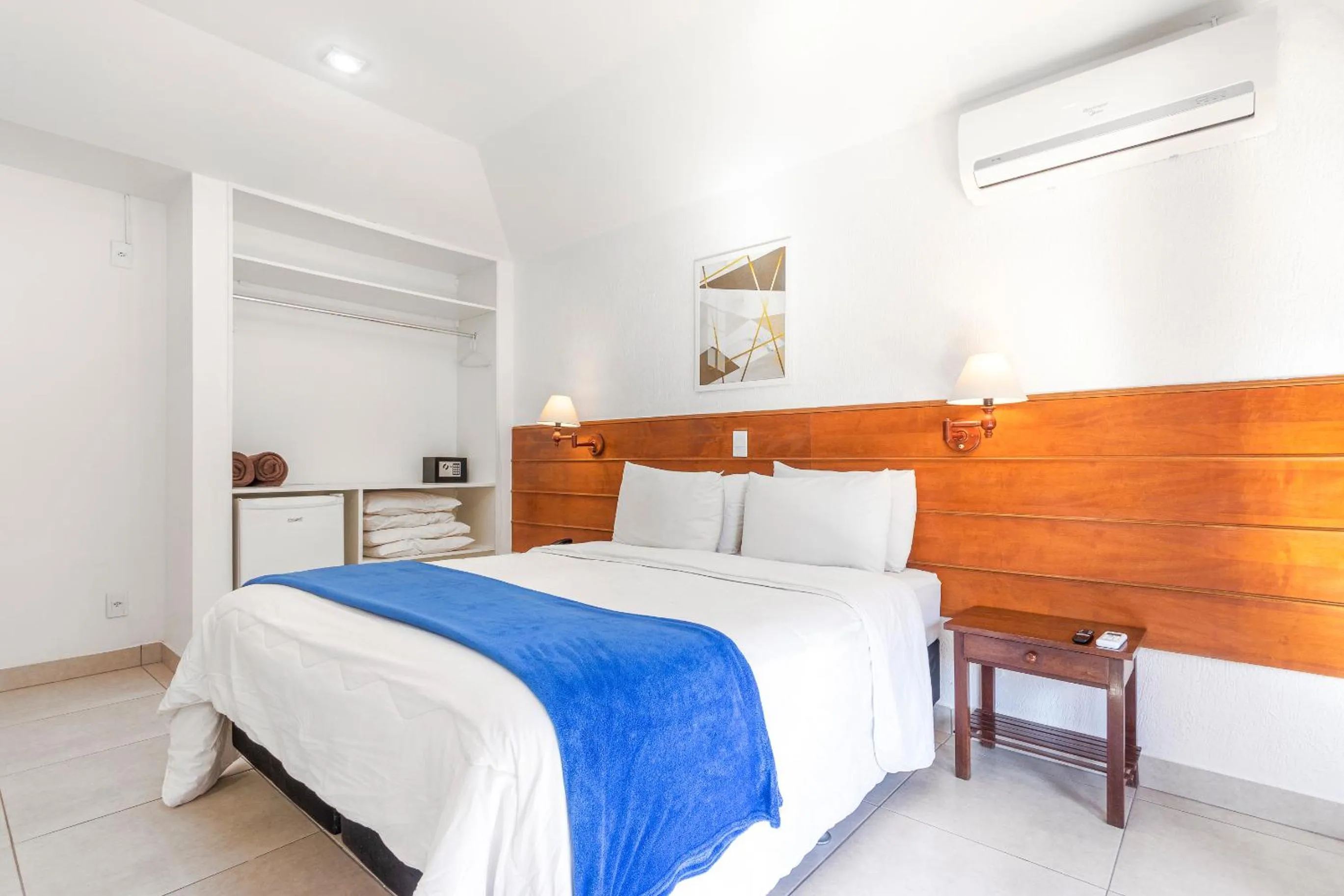 Bed in Hotel Ilha Branca Inn