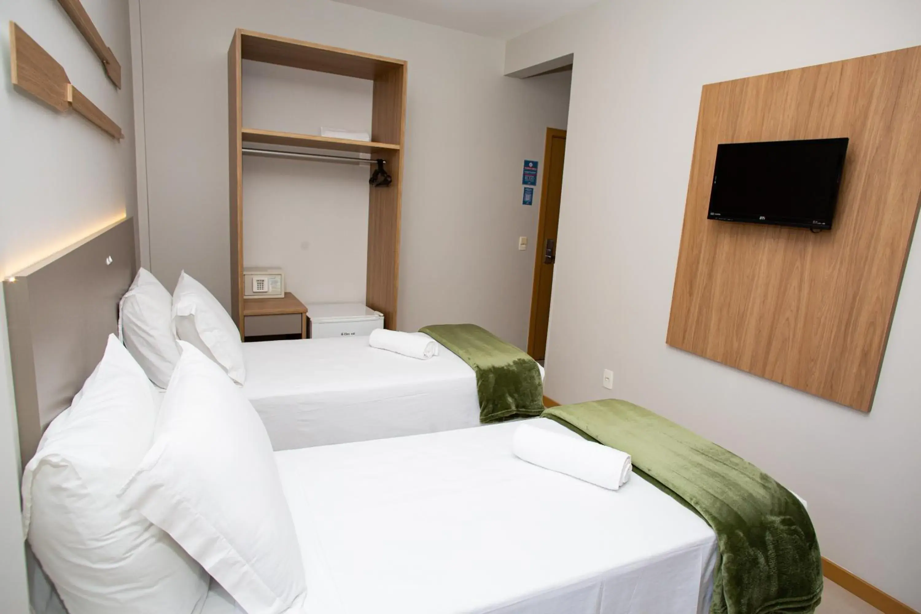 Bedroom, Bed in Mar de Canasvieiras Hotel e Eventos Bedroom, Bed in Mar de Canasvieiras Hotel e Eventos