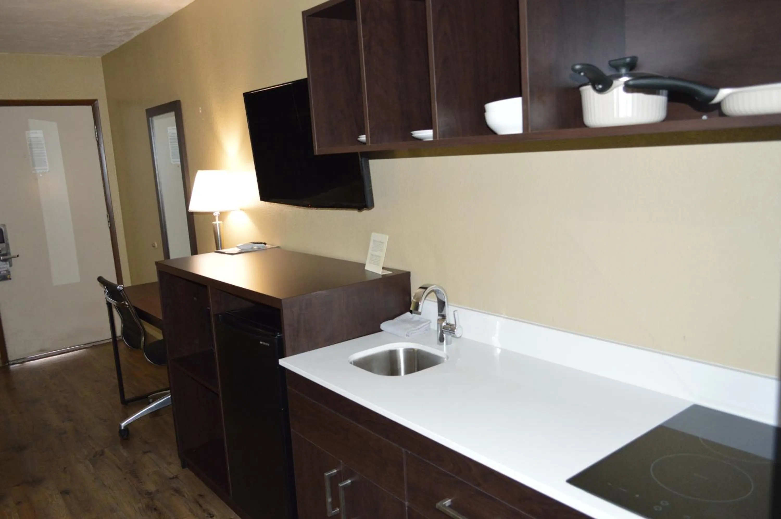 Kitchen or kitchenette in Super 8 by Wyndham St. George UT