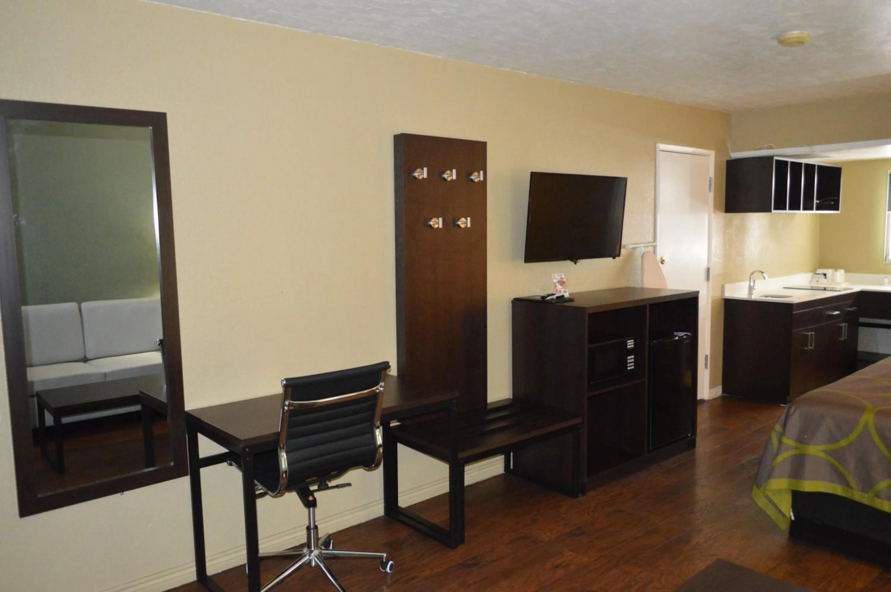 Kitchen or kitchenette in Super 8 by Wyndham St. George UT