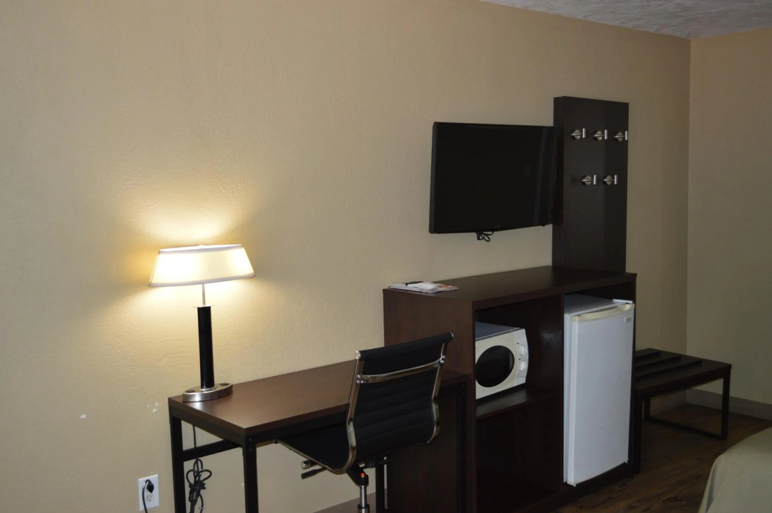 TV and multimedia in Super 8 by Wyndham St. George UT