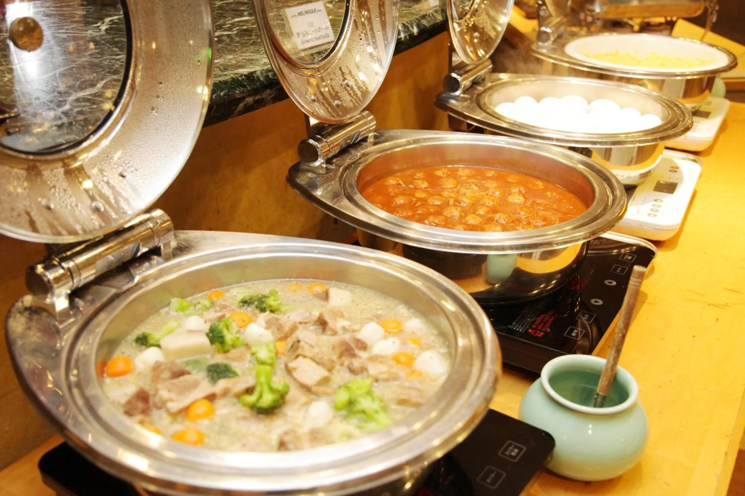 Buffet breakfast in Mielparque-Osaka