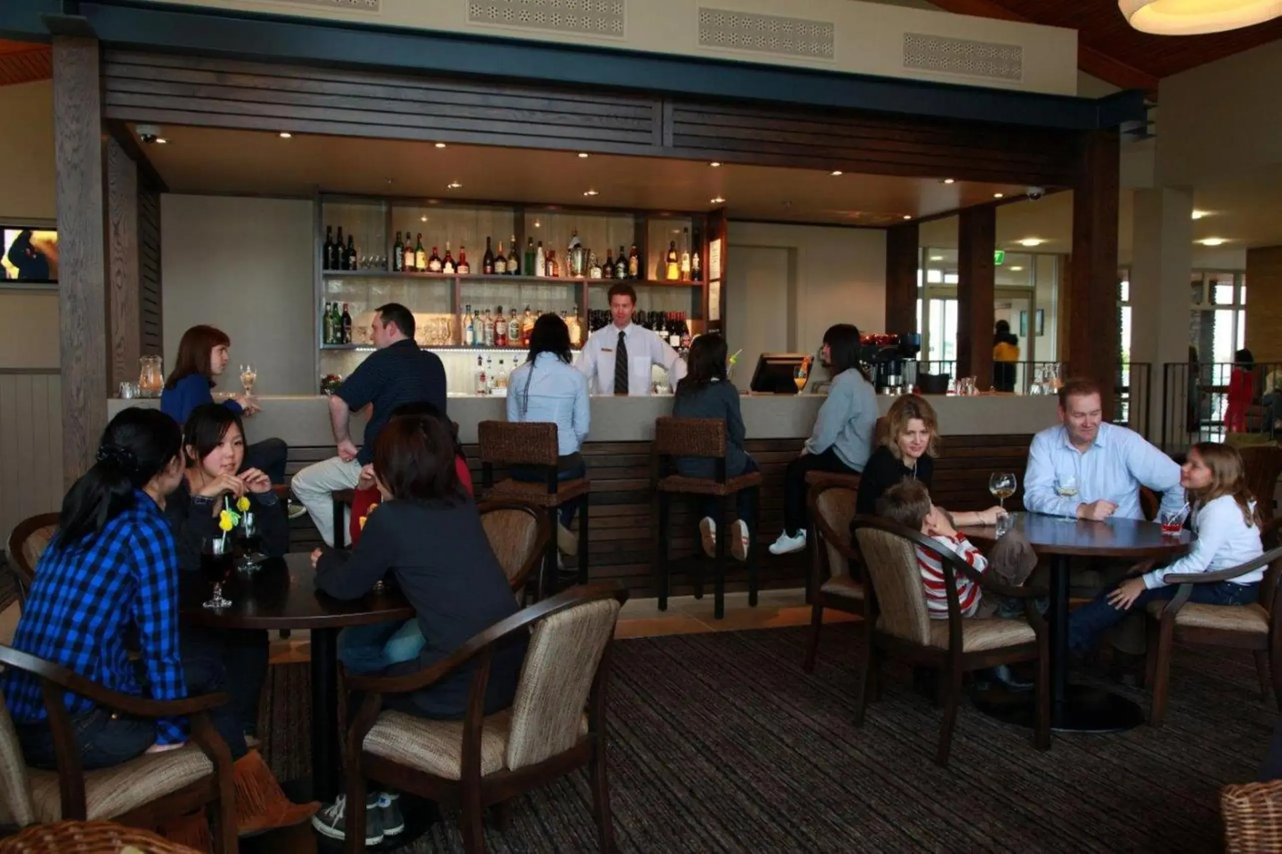 Lounge or bar in Distinction Te Anau Hotel & Villas Lounge or bar in Distinction Te Anau Hotel & Villas