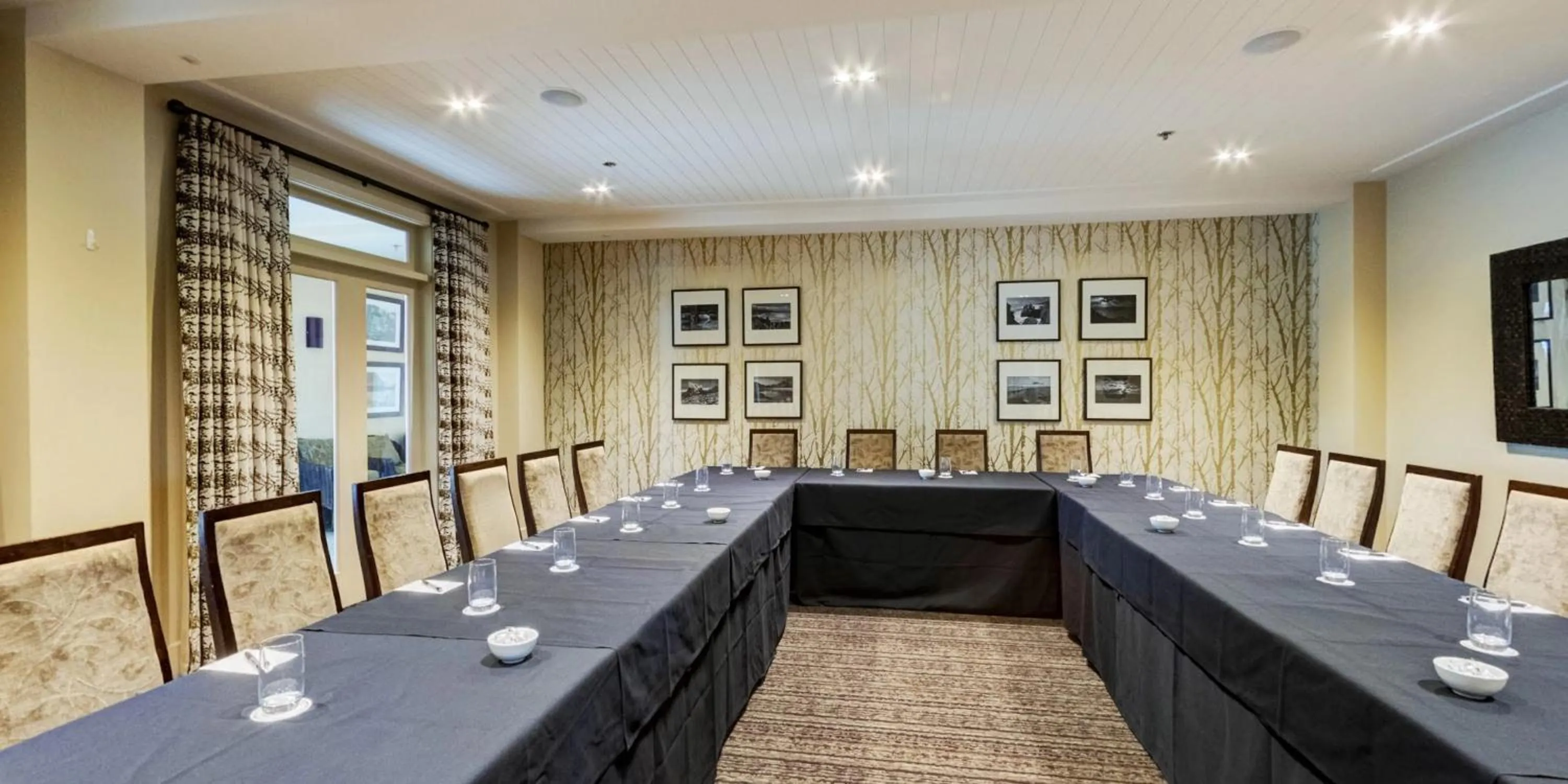 Meeting/conference room in Distinction Te Anau Hotel & Villas