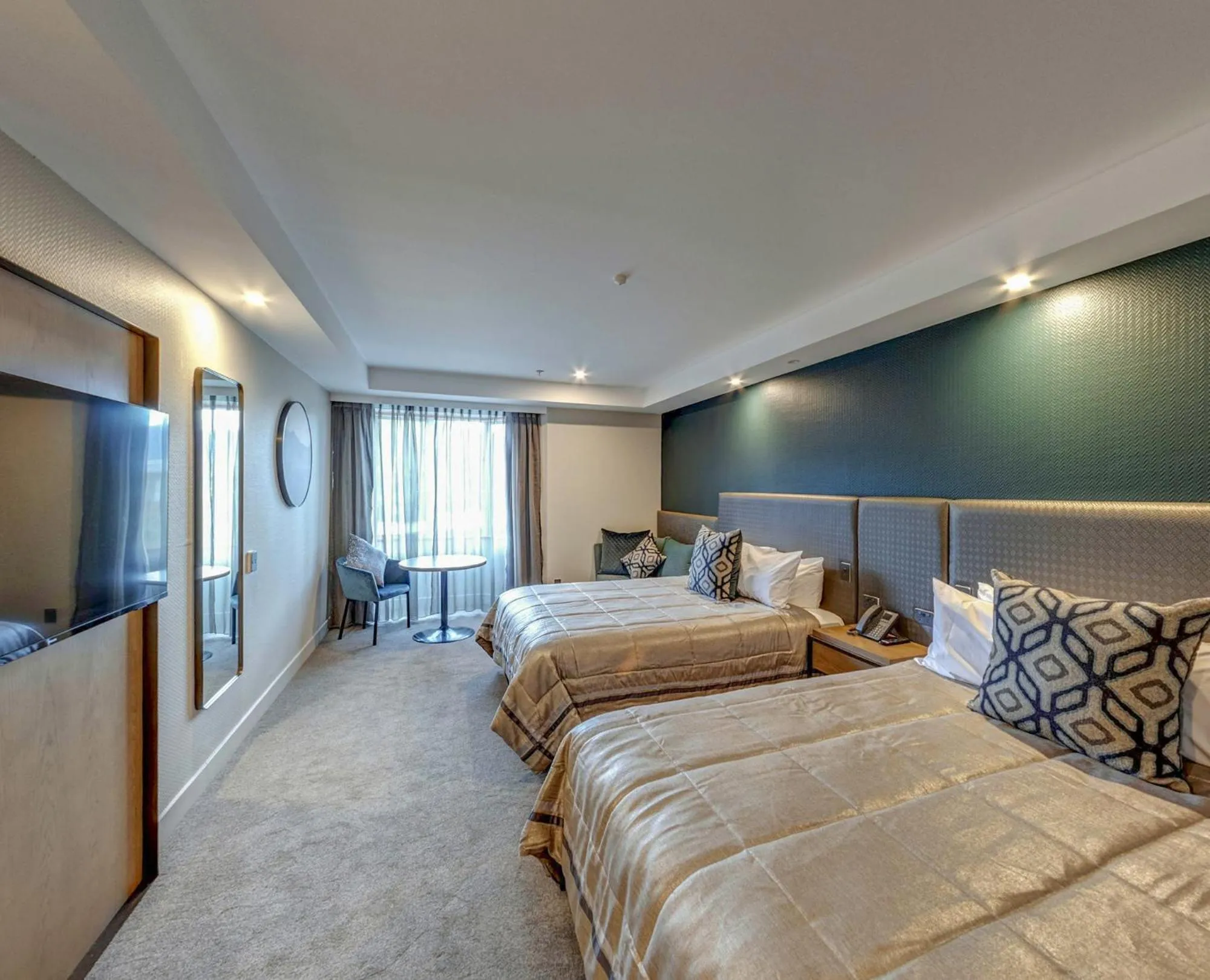 Bed in Distinction Luxmore Hotel