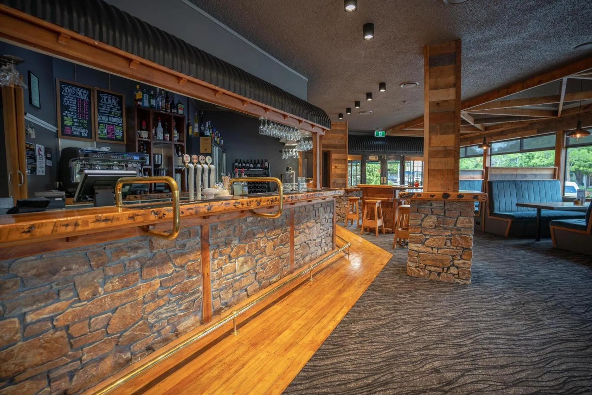 Restaurant/places to eat in Distinction Luxmore Hotel