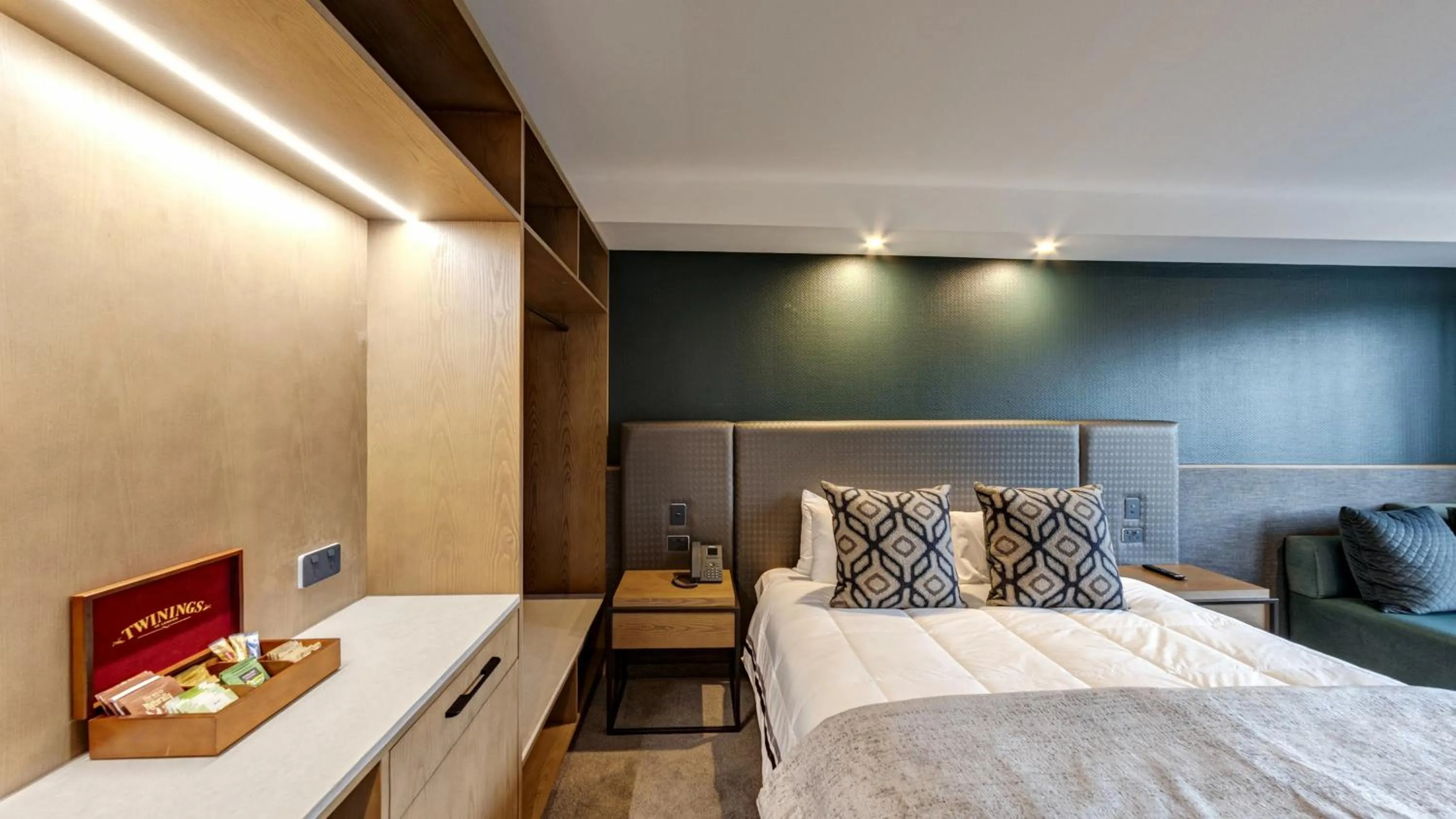 Bed in Distinction Luxmore Hotel