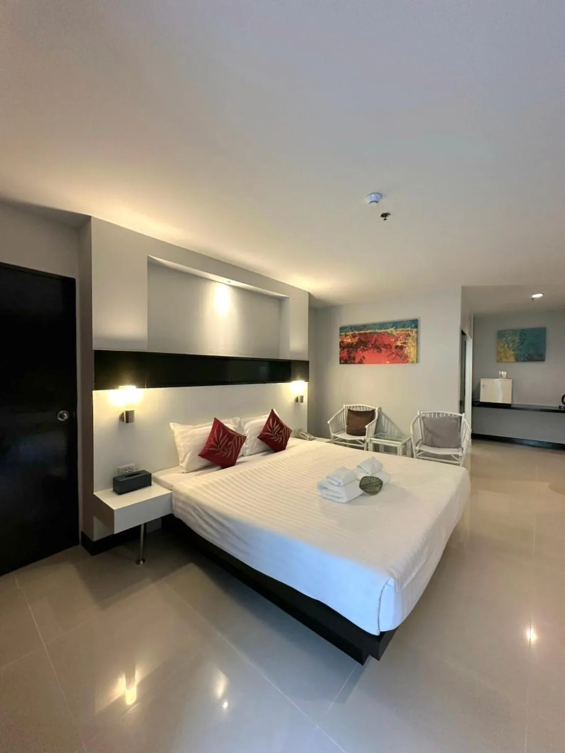 Bedroom, Bed in Baron Beach Hotel