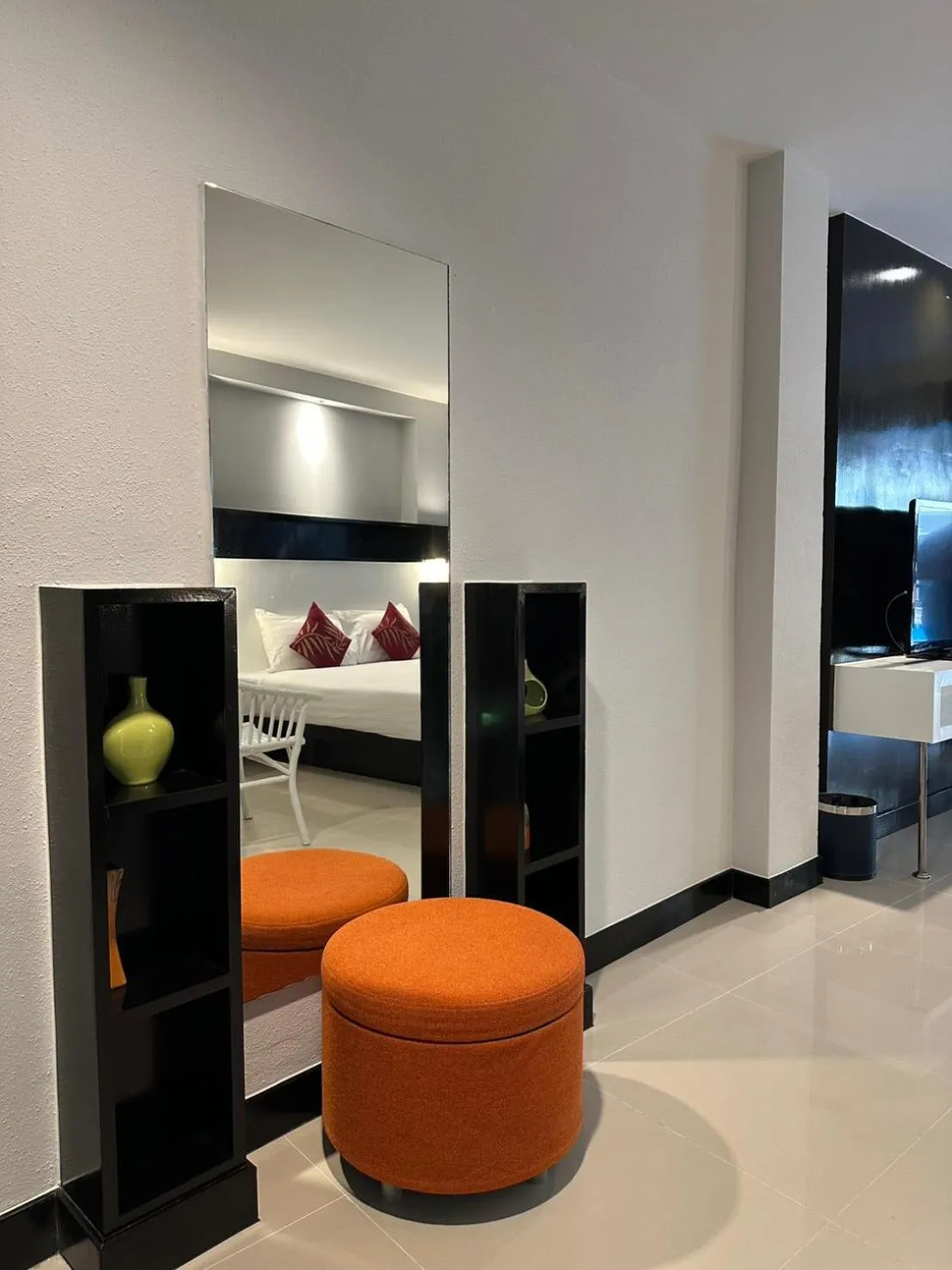 Bedroom, Bed in Baron Beach Hotel