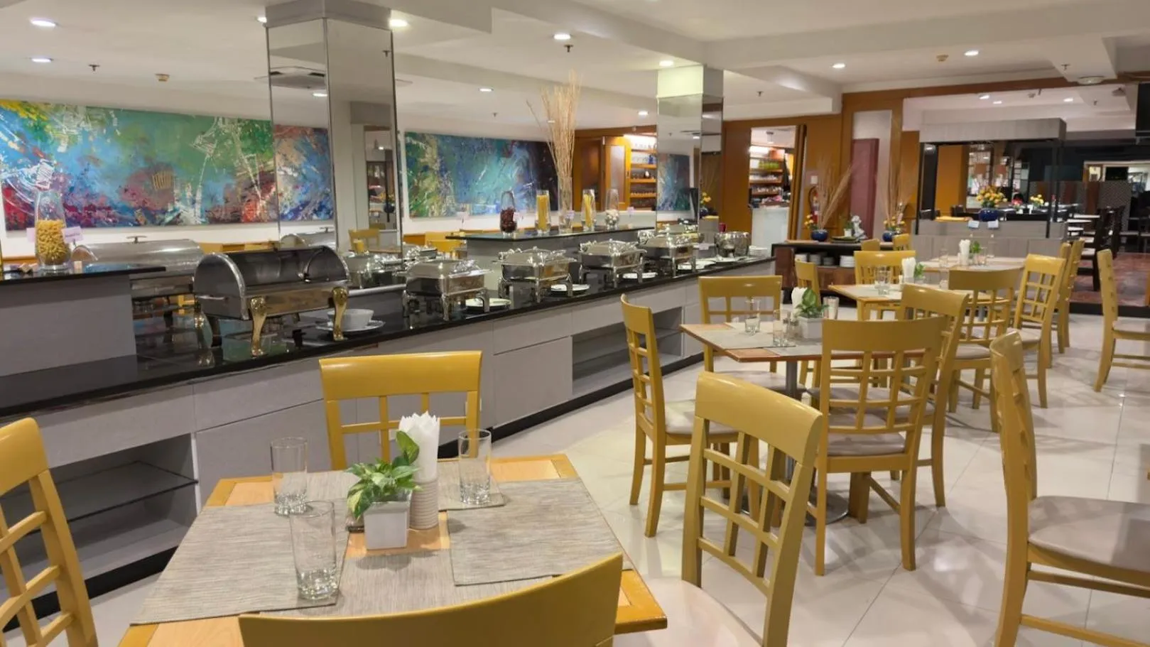 Restaurant/places to eat in Baron Beach Hotel