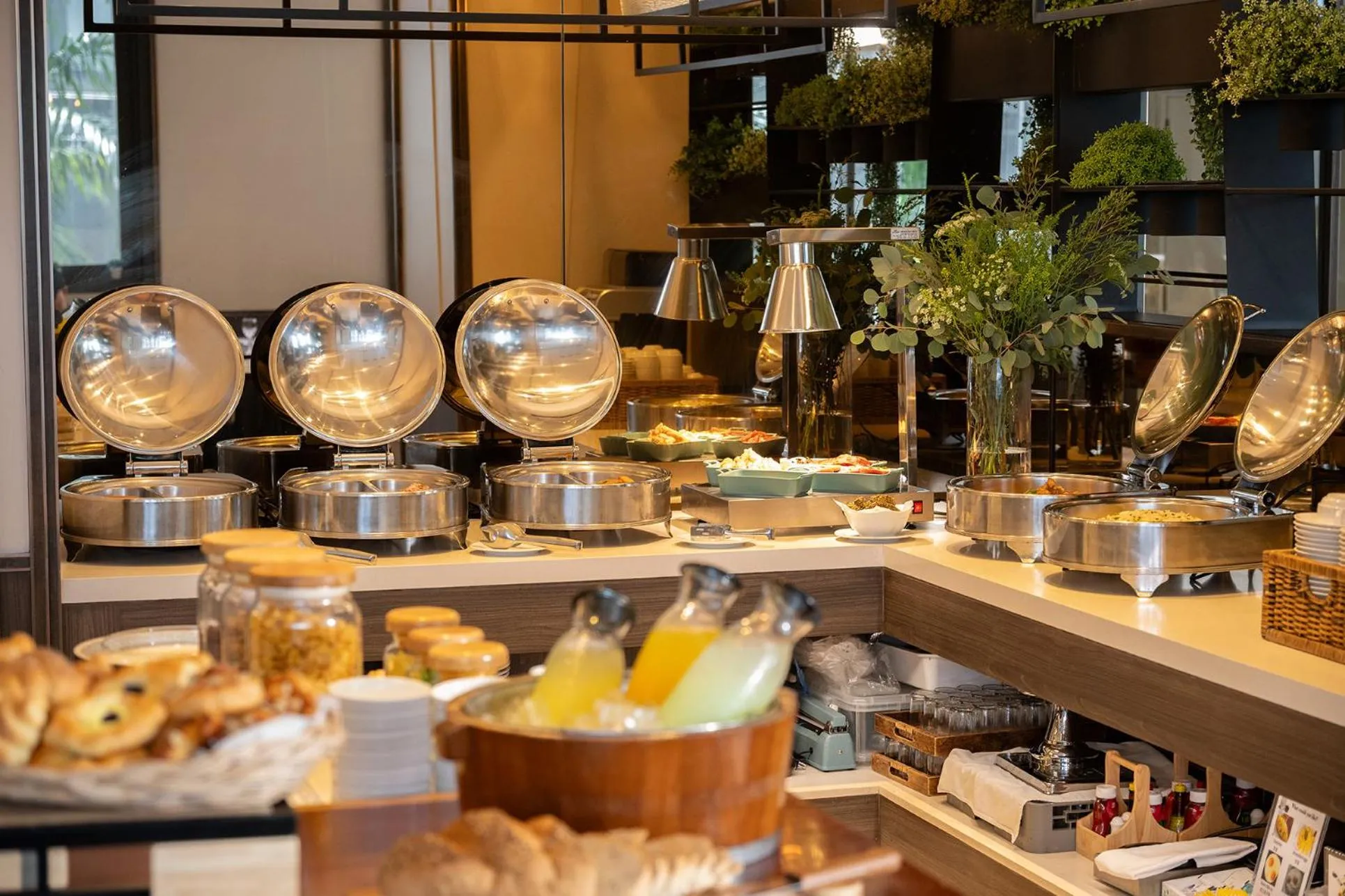 Breakfast in Bliston Suwan Park View