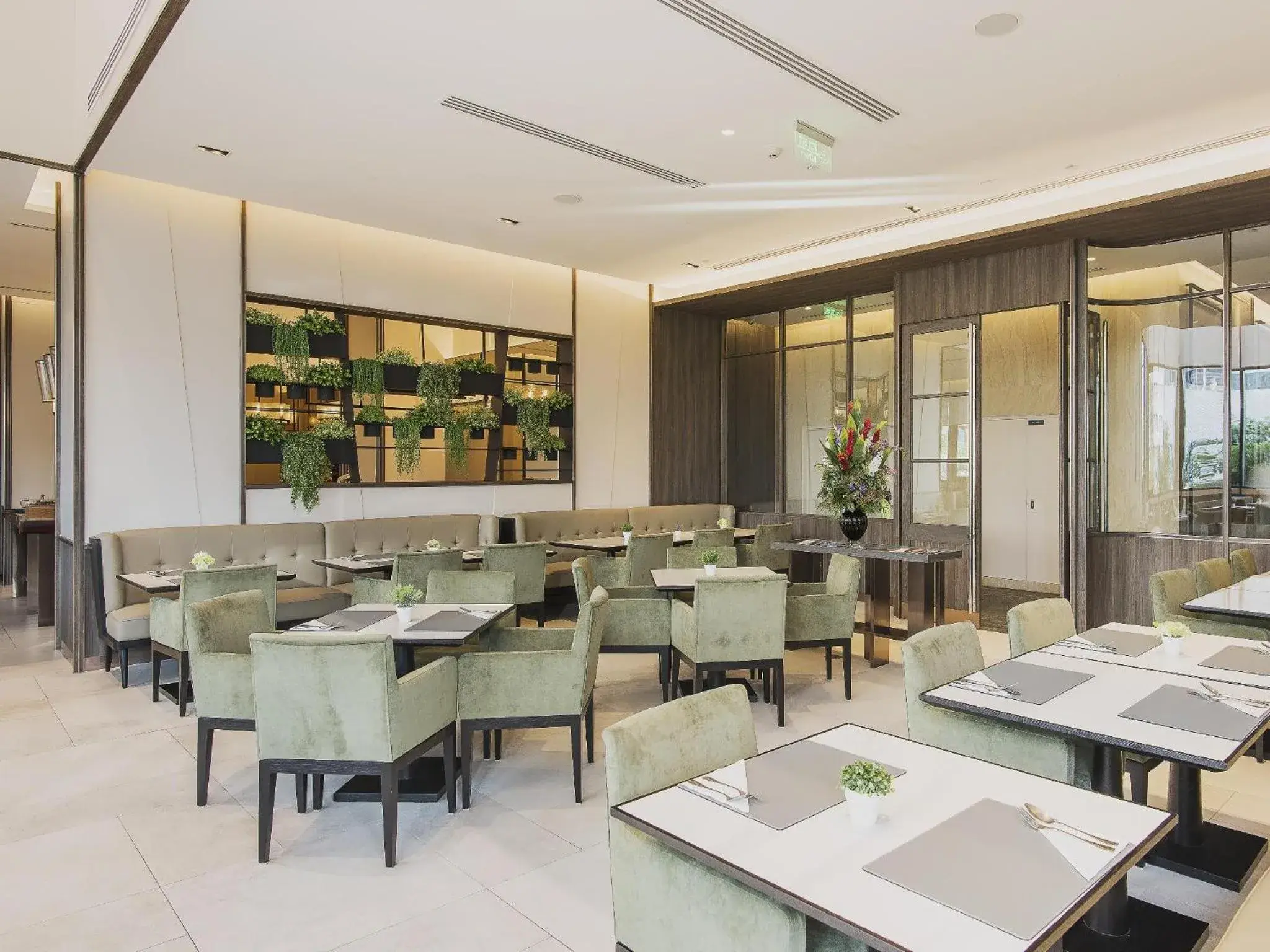 Restaurant/places to eat in Bliston Suwan Park View Restaurant/places to eat in Bliston Suwan Park View