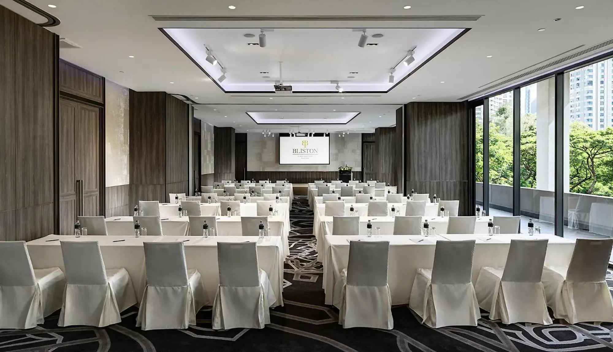 Banquet/Function facilities in Bliston Suwan Park View Banquet/Function facilities in Bliston Suwan Park View