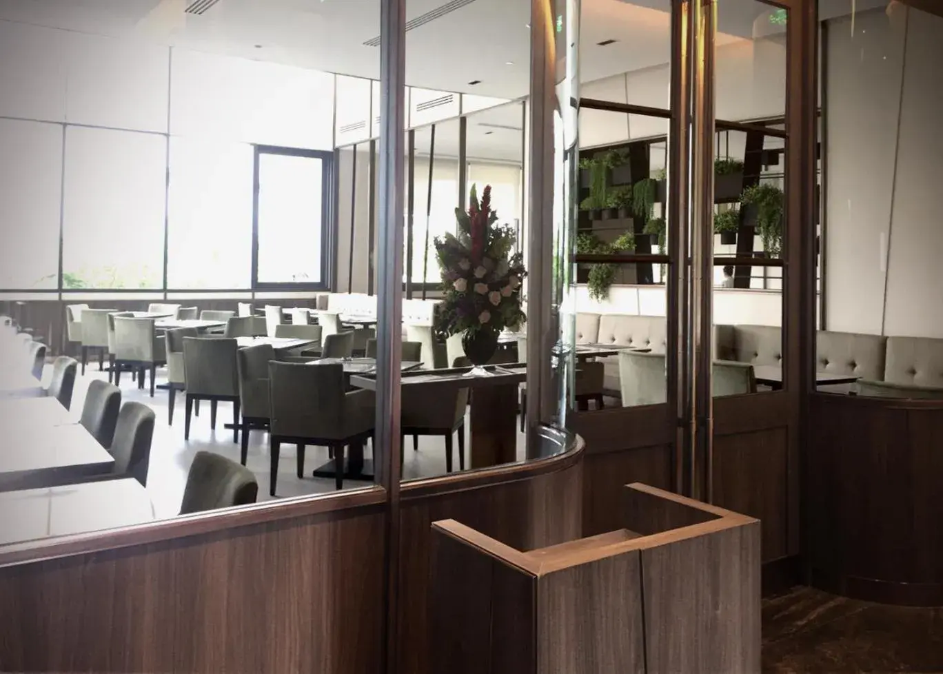 Restaurant/places to eat in Bliston Suwan Park View Restaurant/places to eat in Bliston Suwan Park View