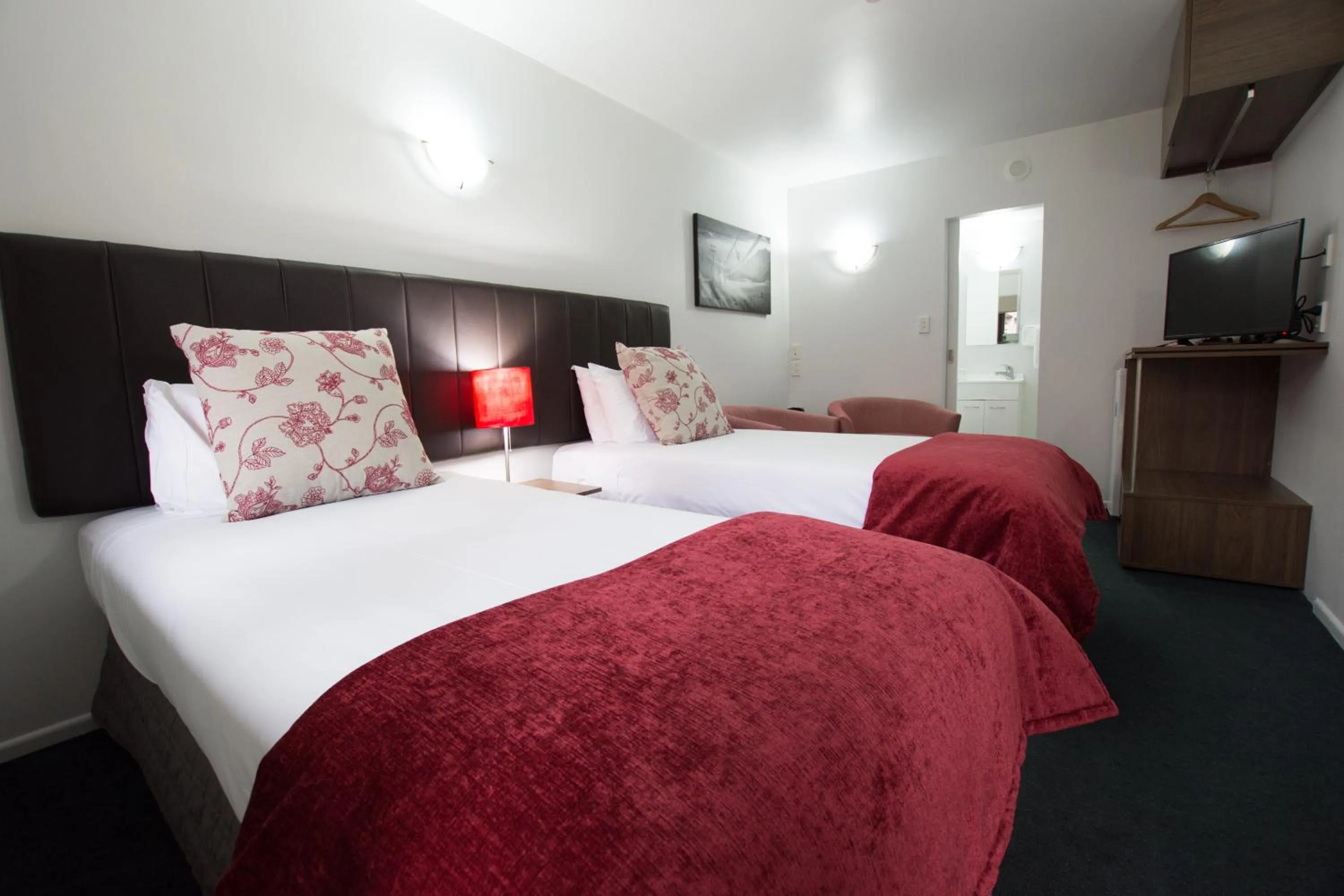 Photo of the whole room, Bed in The Park Hotel Ruapehu