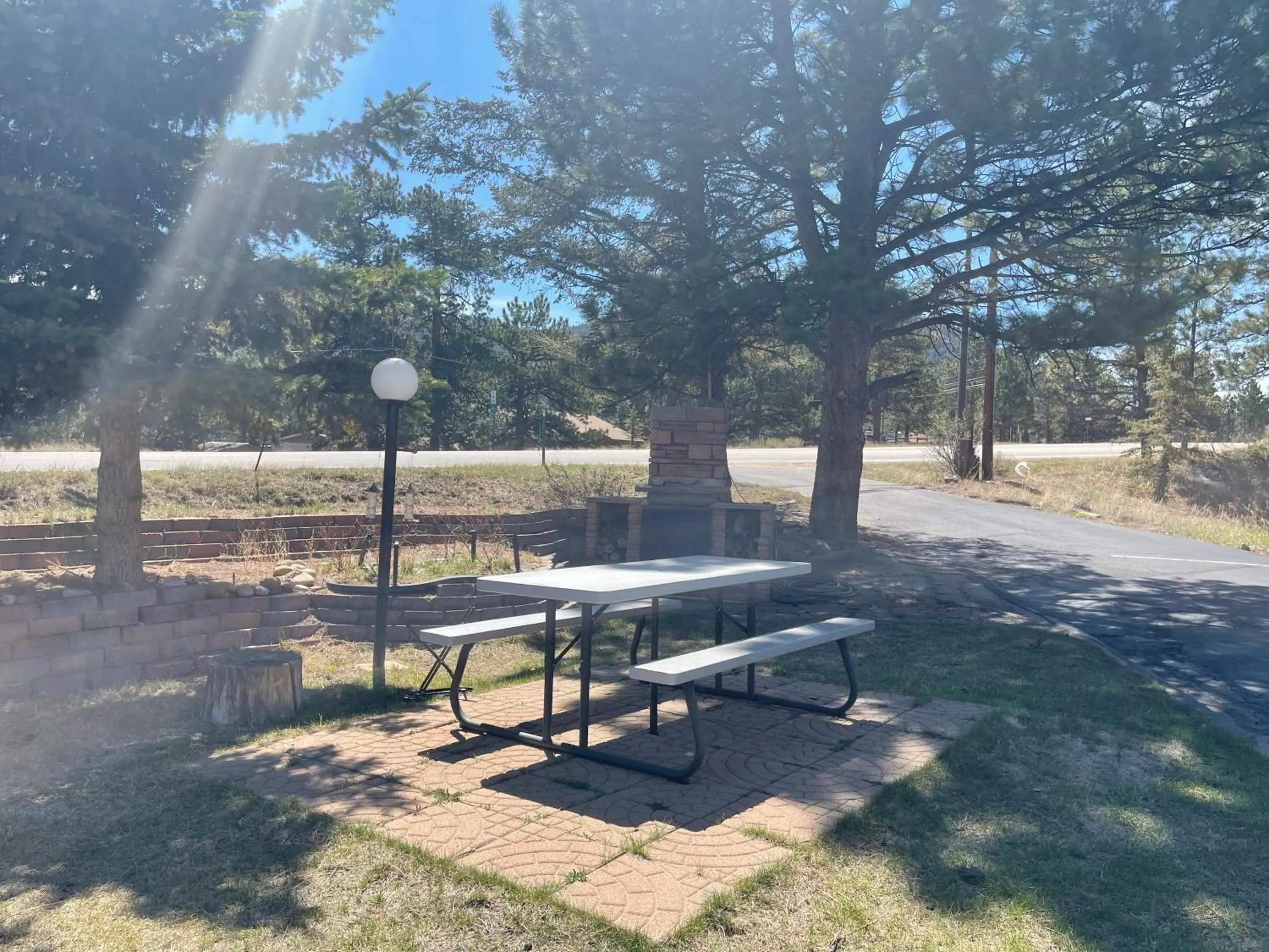 BBQ facilities in Saddle & Surrey Motel