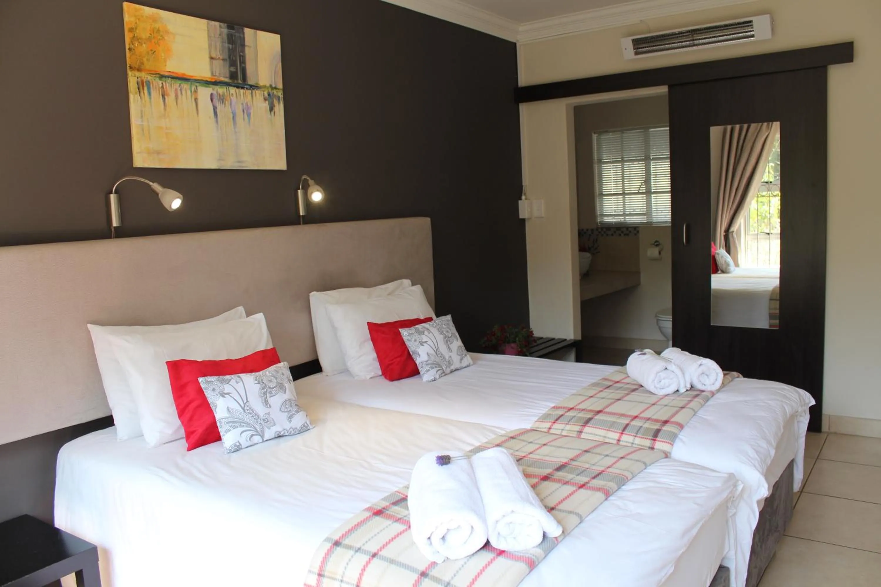 Bathroom, Bed in 3 Liebeloft Guest House