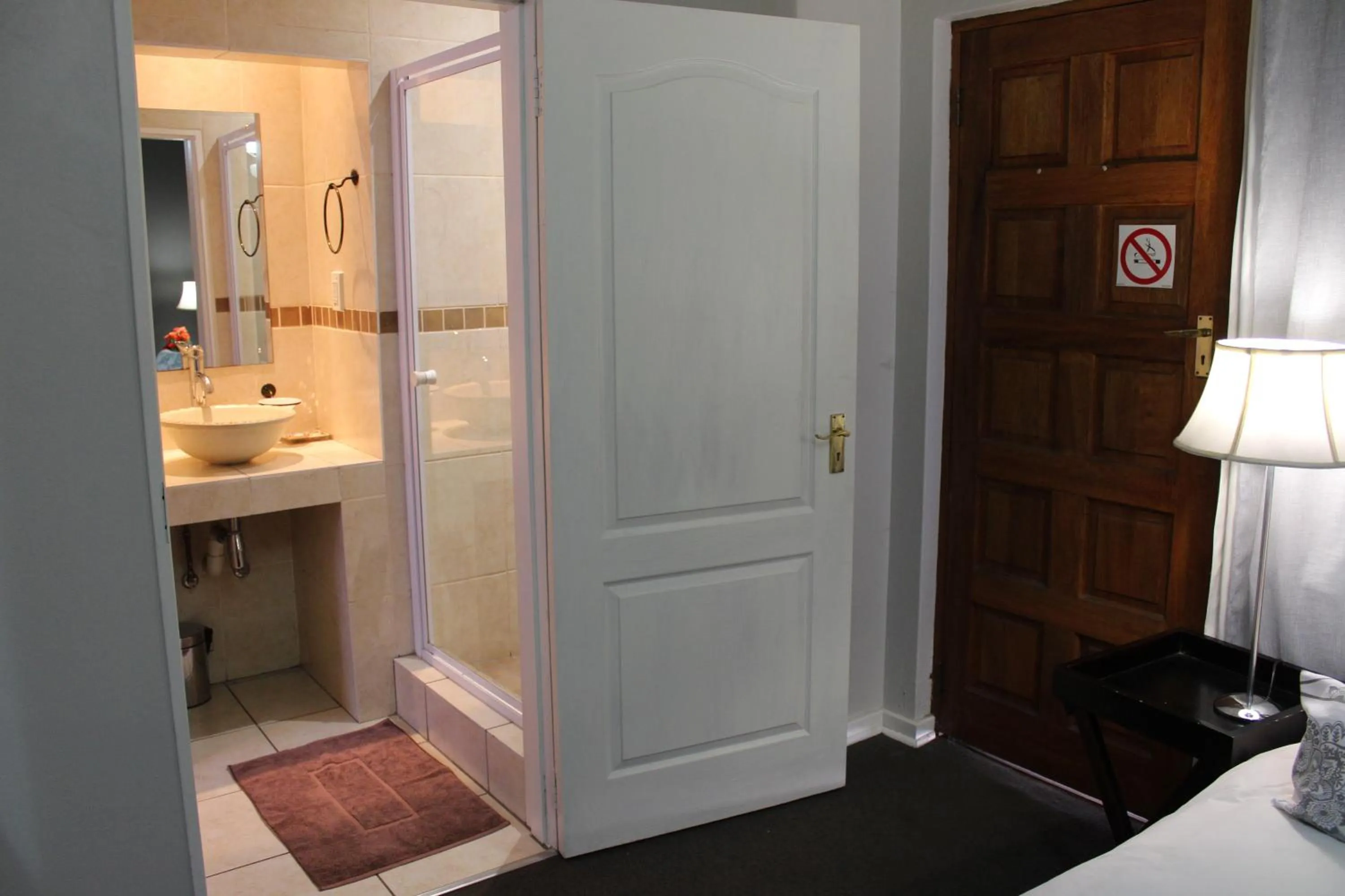 Bathroom, Bed in 3 Liebeloft Guest House