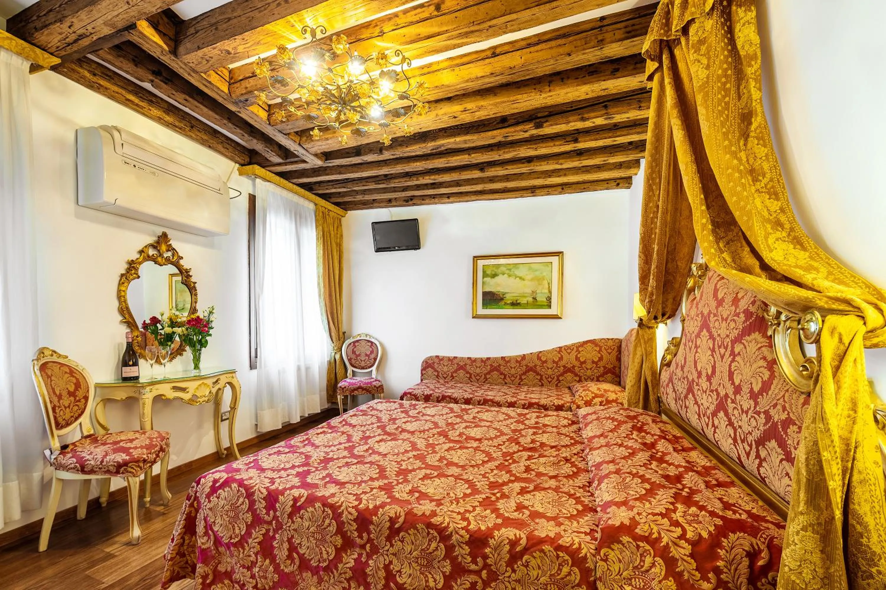 Photo of the whole room, Bed in Hotel Al Vagon