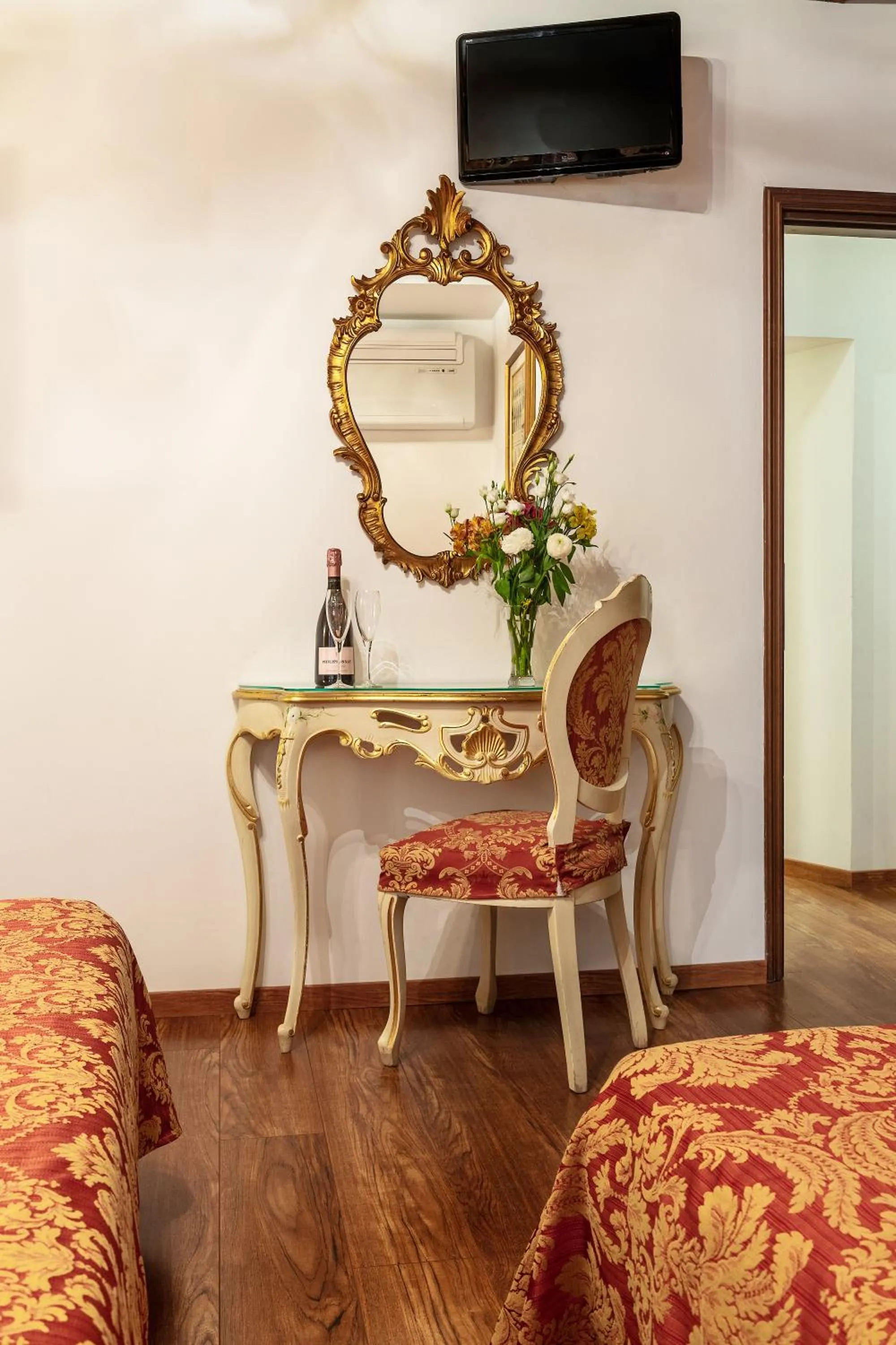 Photo of the whole room, Bed in Hotel Al Vagon