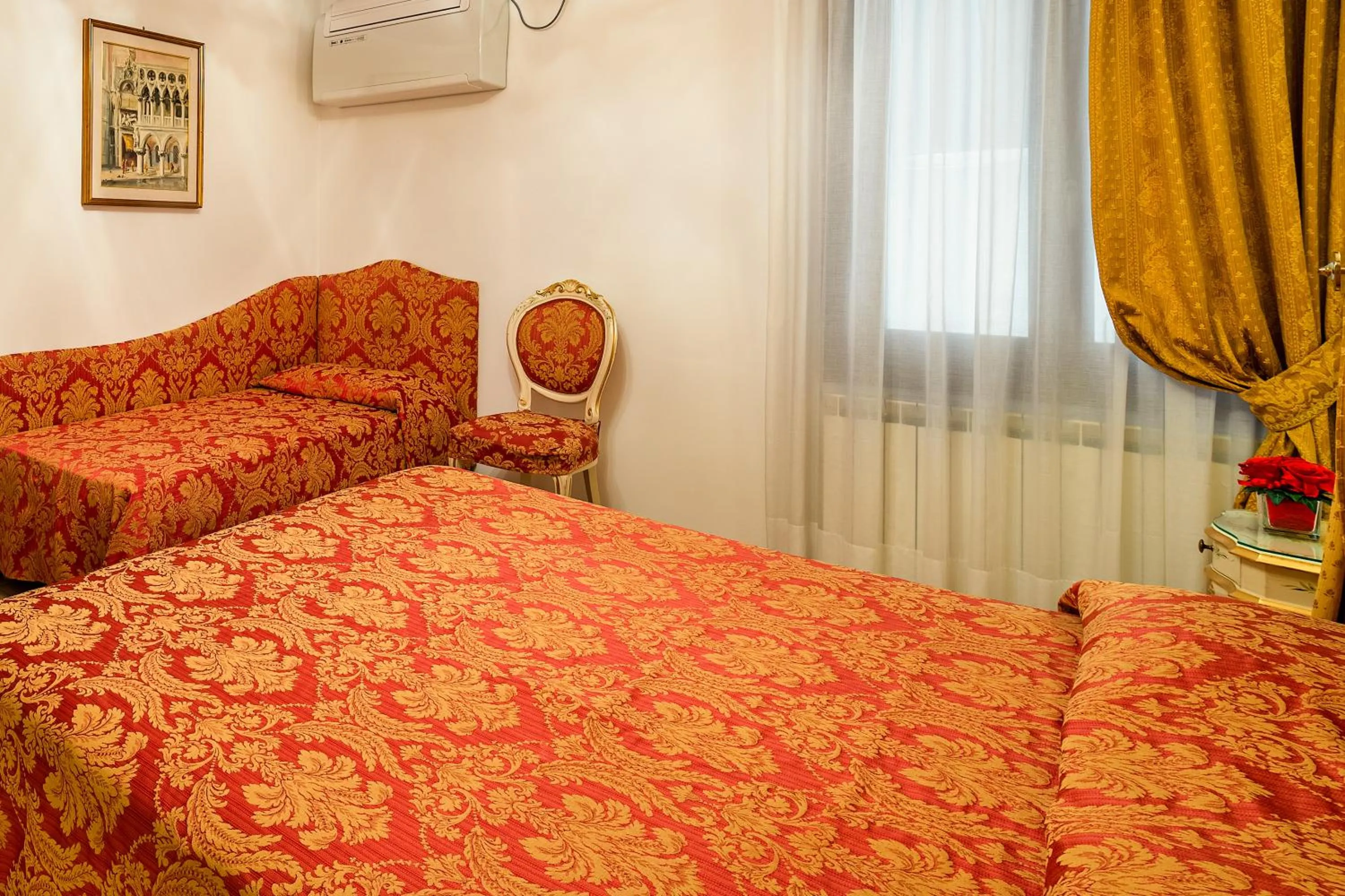 Photo of the whole room, Bed in Hotel Al Vagon