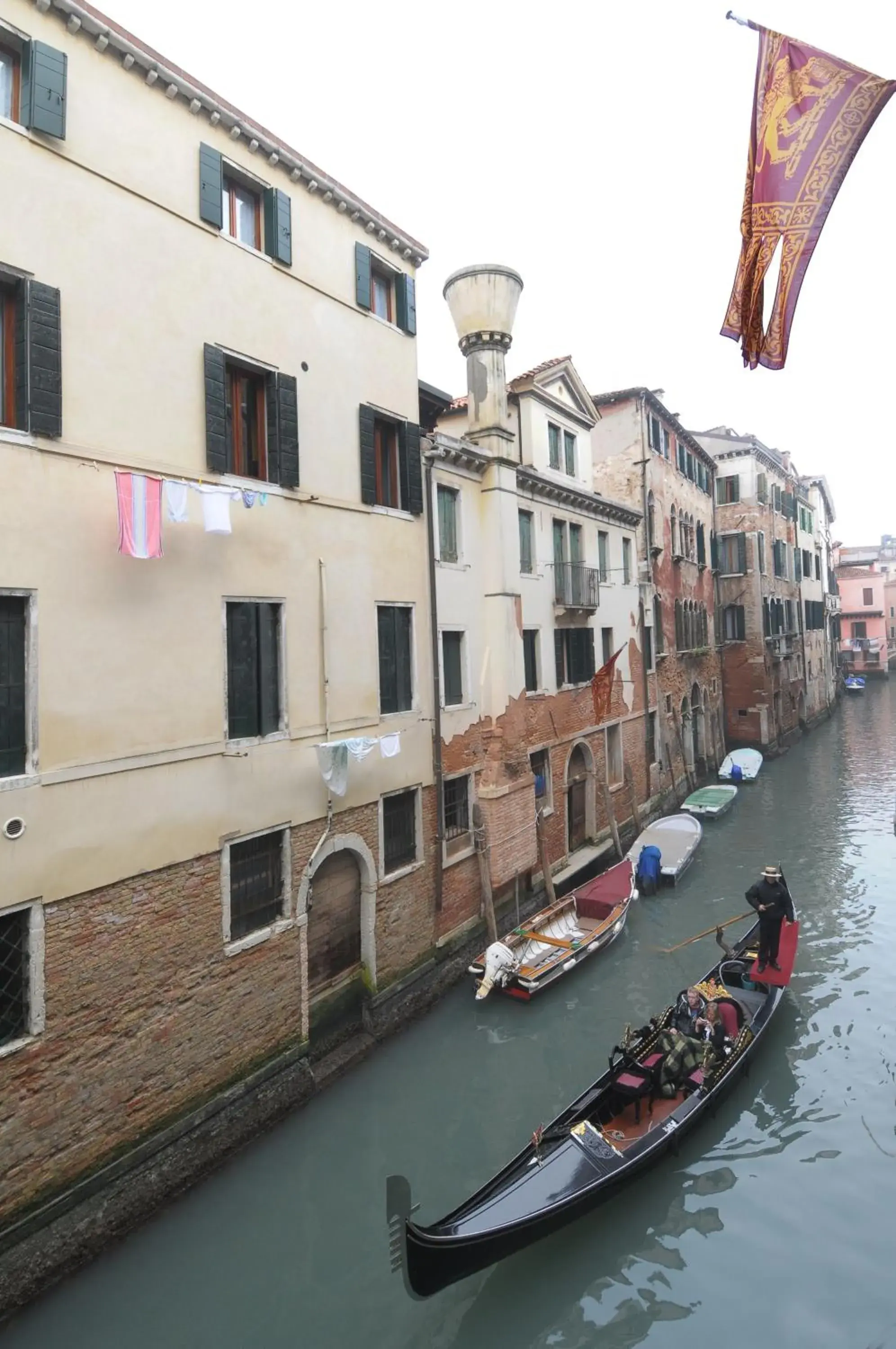 Superior Double Room with Canal View in Hotel Al Vagon Superior Double Room with Canal View in Hotel Al Vagon