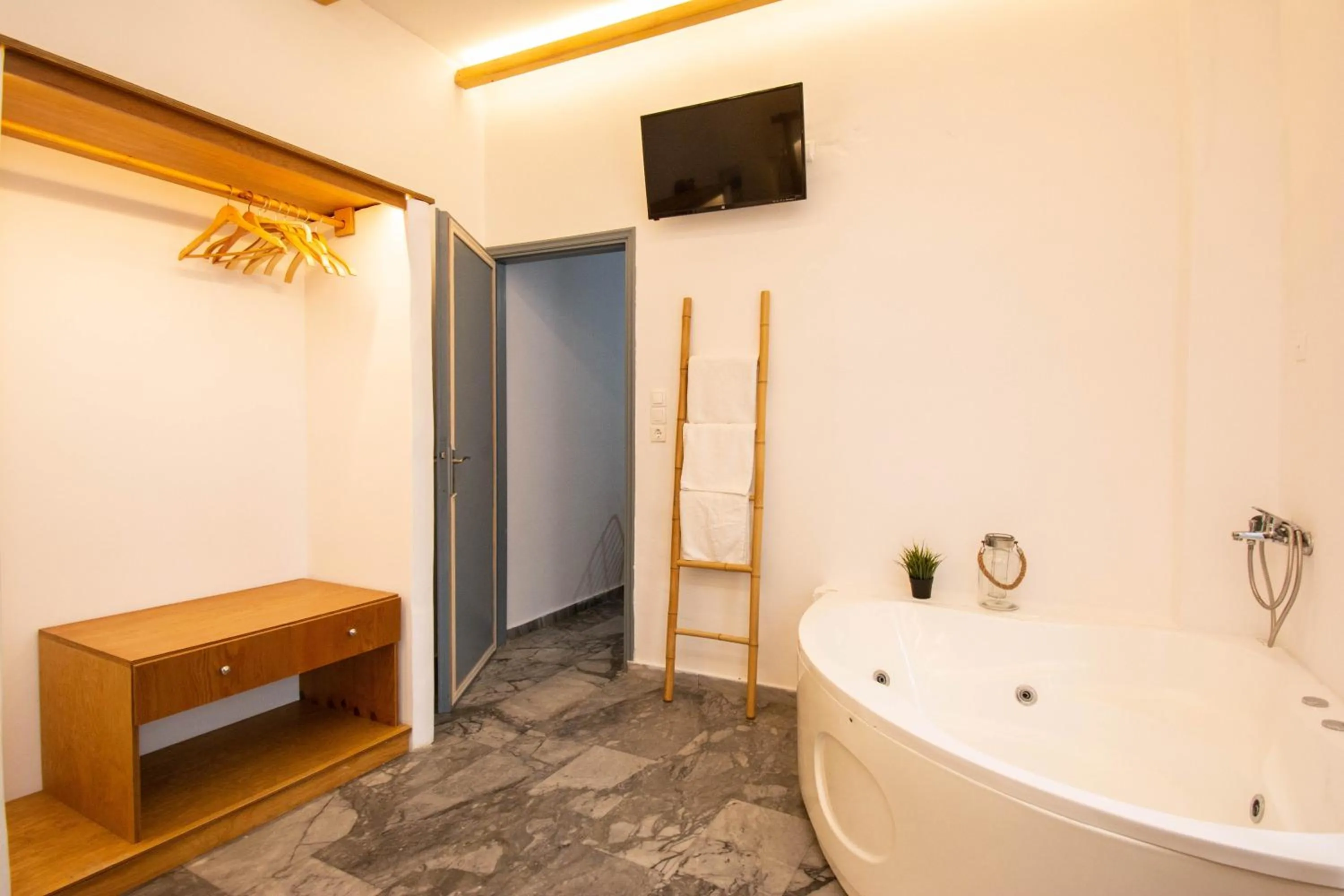 OV Suites "by Checkin"