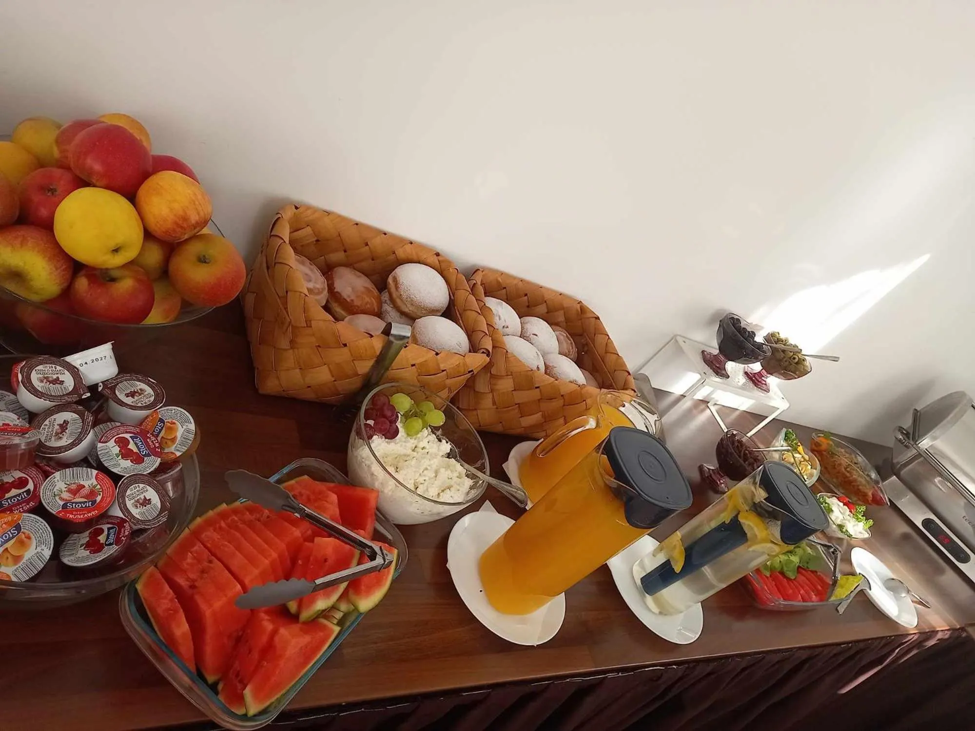 Breakfast in RAMZES-pokoje z balkonami,parking,Blisko do plaży Ustka